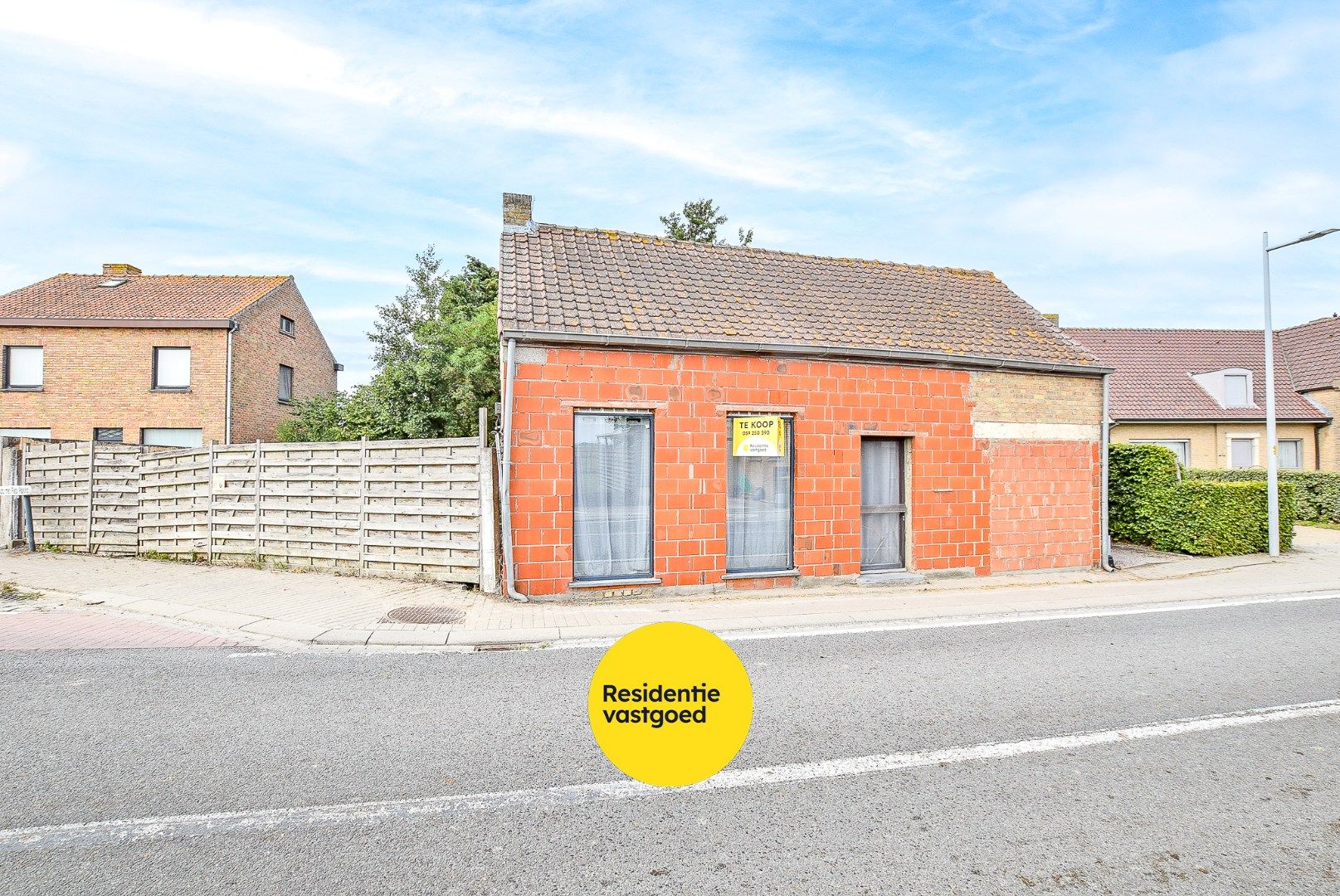 Te renoveren woning met 4 slaapkamers, bureau en zongerichte tuin in Alveringem foto 16