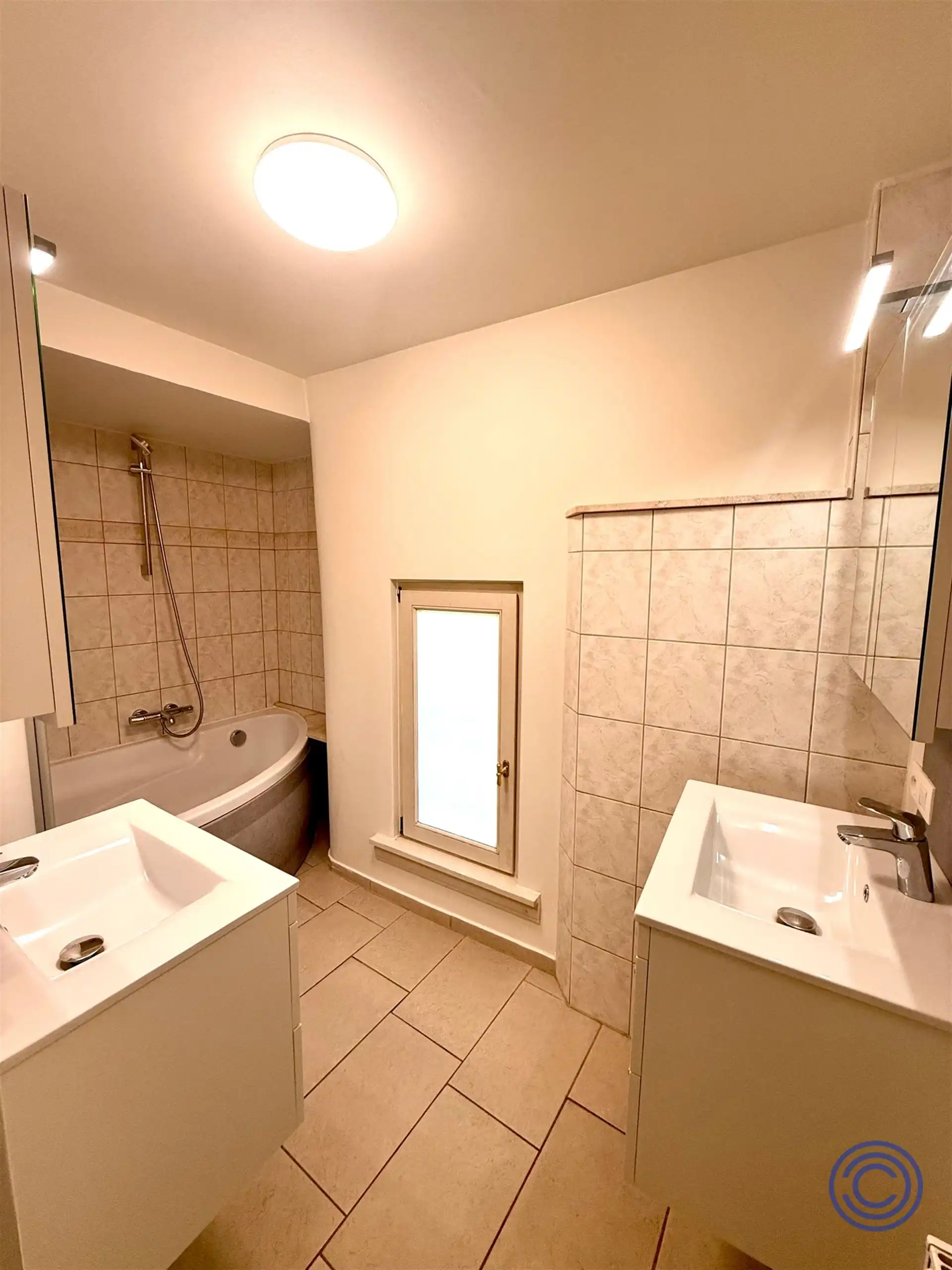 Prachtig gelijksvloers duplex appartement met koer! foto 8