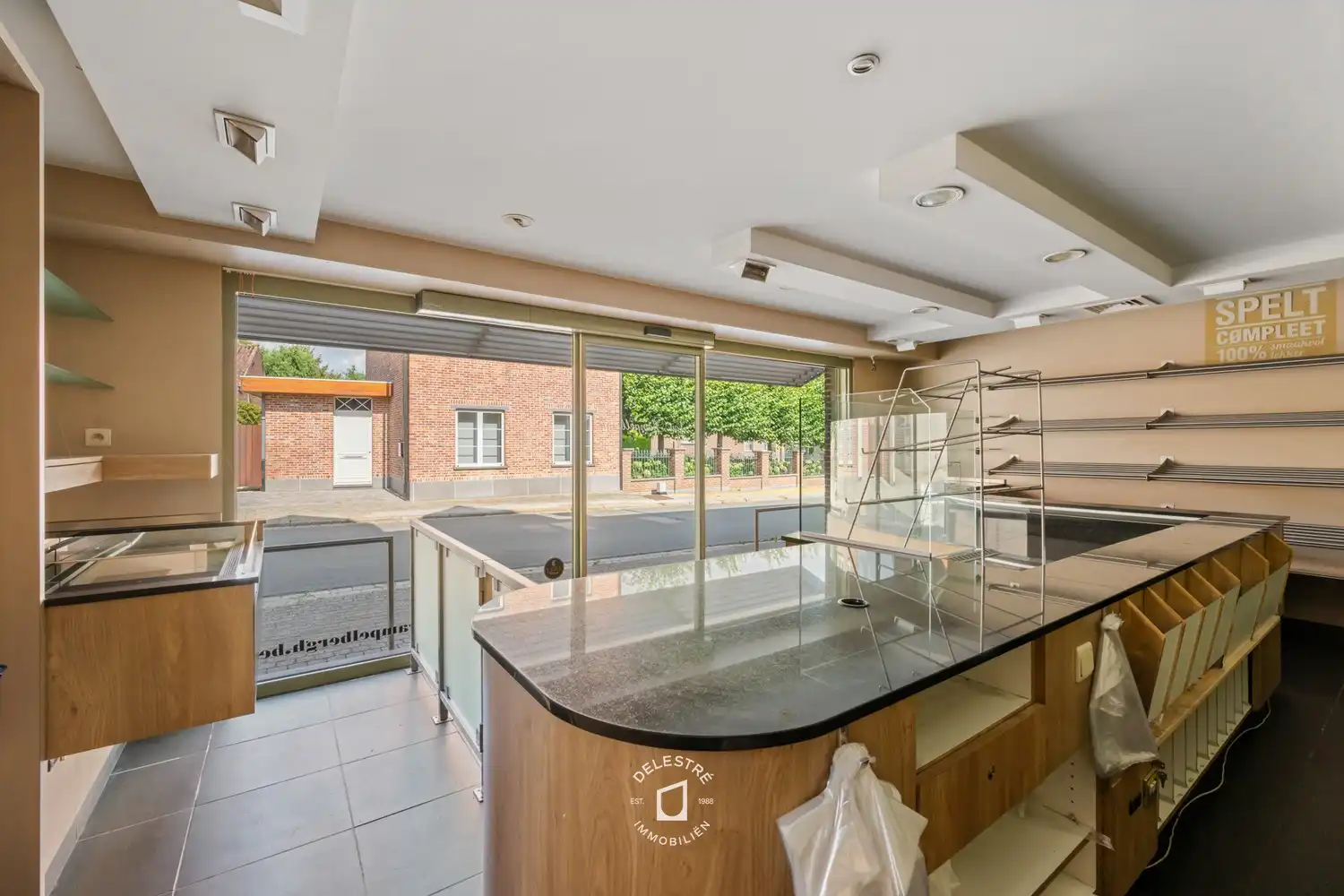 Uitzonderlijk ruime (handels) woning (300 m²) met atelier, dubbele garage en diepe tuin in Denderleeuw foto 6