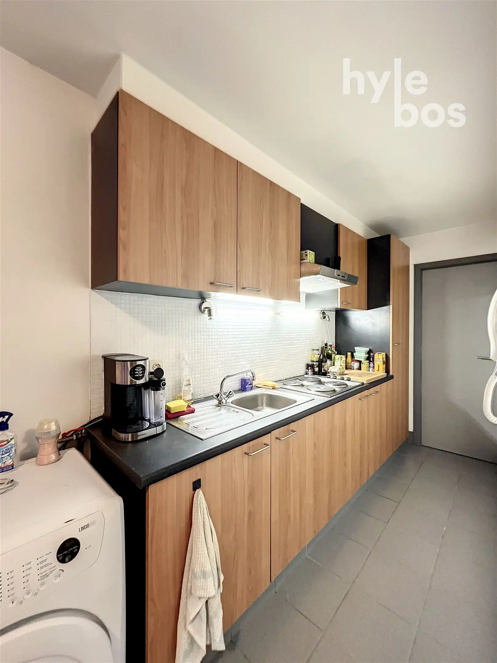 Goed gelegen startersappartement met 1 slaapkamer foto 5