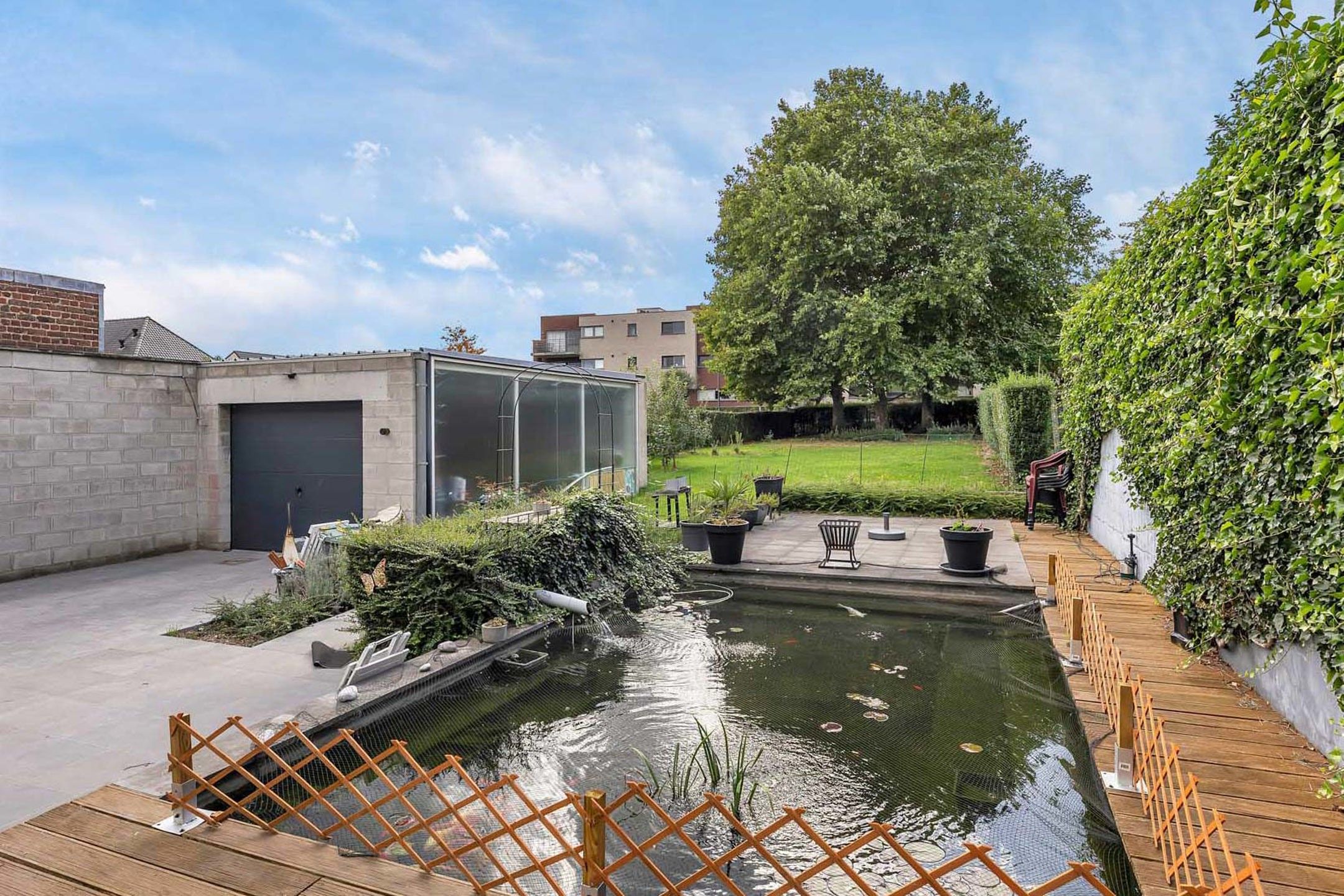 Instapklare woning met garage en tuin nabij station foto 20
