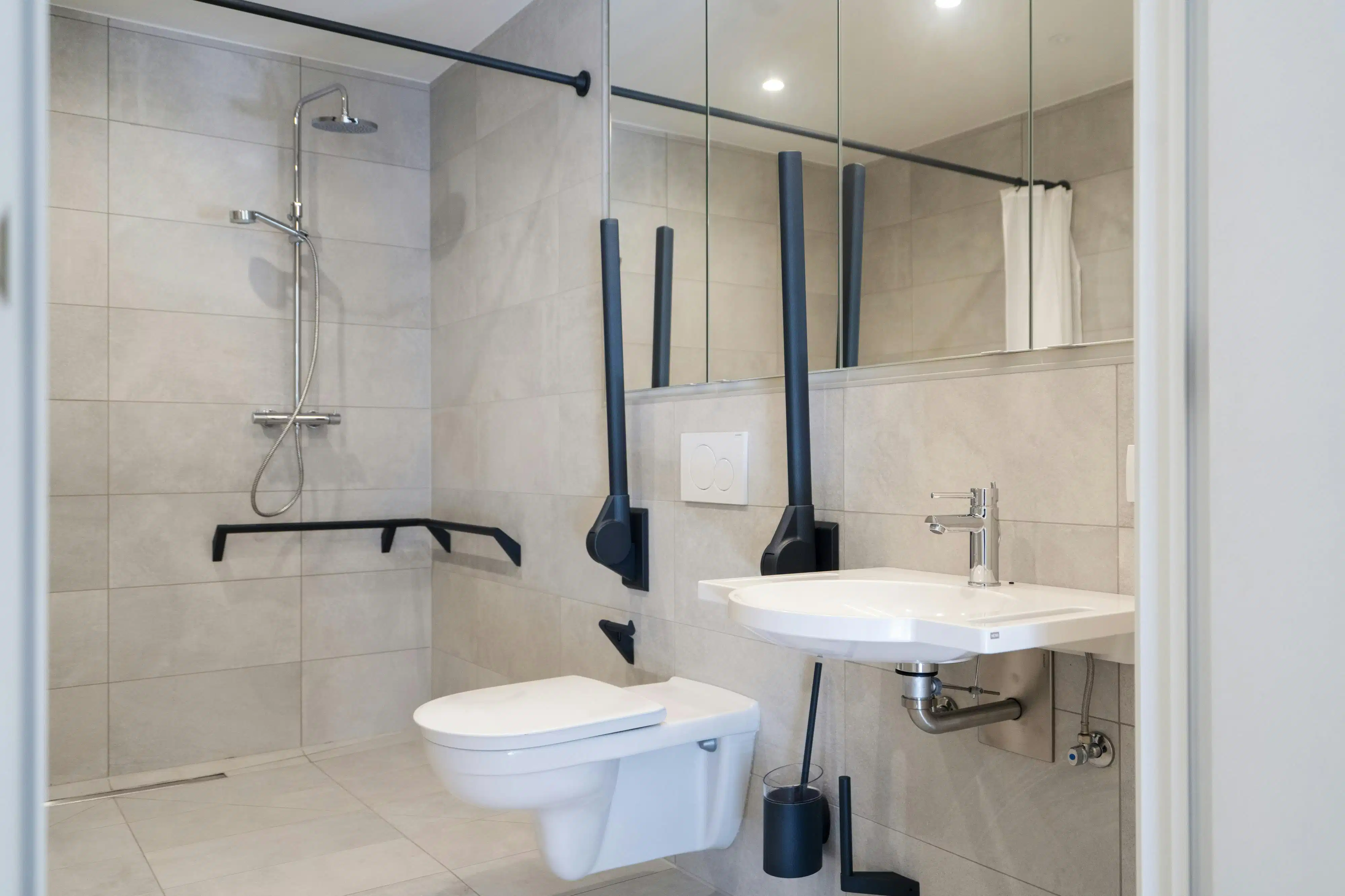 Verzorgde assistentiewoning met terras en uitzicht te Zwevegem foto 8