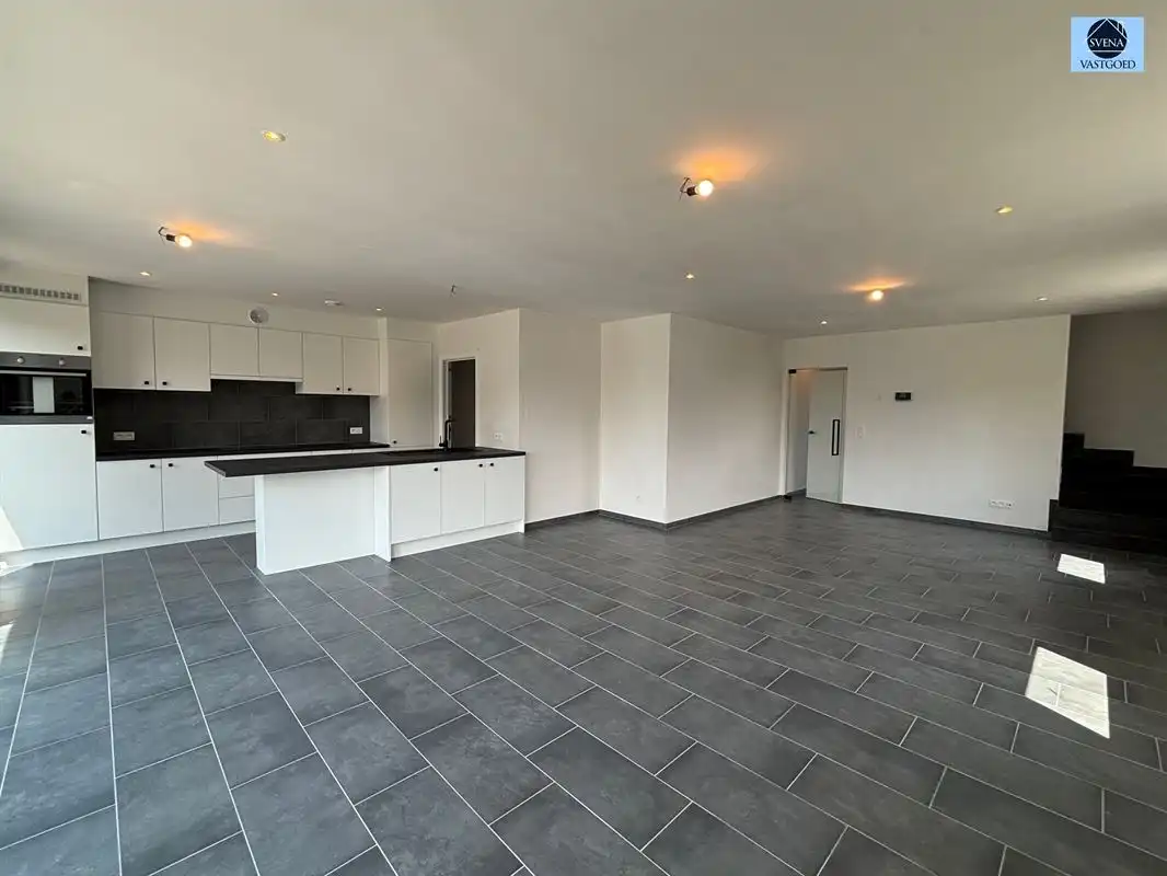 INSTAPKLARE BEN-WONING MET KELDER, GARAGE EN ZONNIGE TUIN IN ASPELARE foto 5
