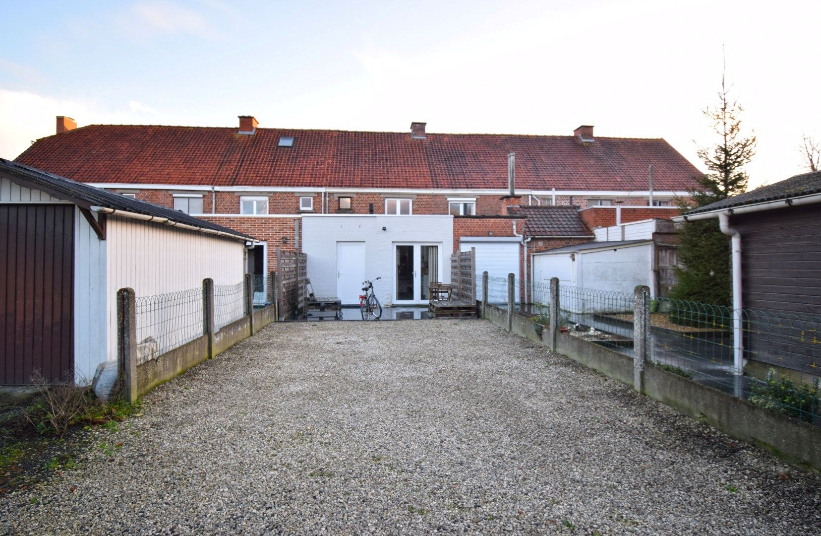 Instapklare standswoning met terras  foto 9