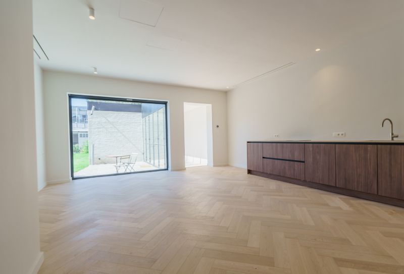 Modern appartement met mooi aangelegde tuin in centrum Gent foto {{pictureIndex}}