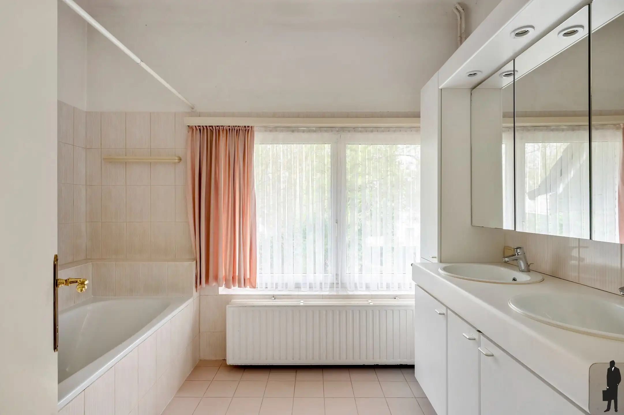 Op wandelafstand van het centrum, vrijstaande villa foto 15