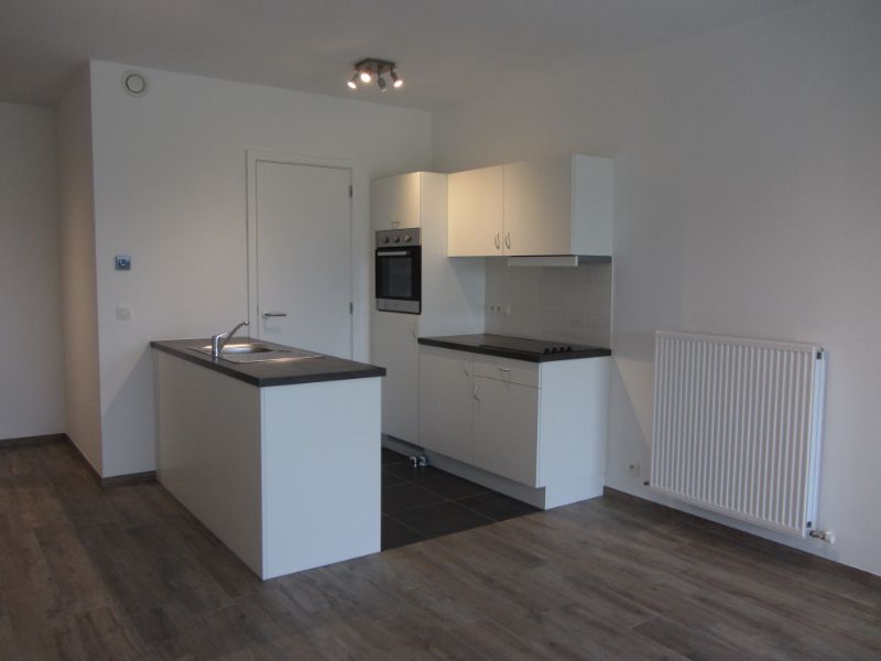 Uitstekend gelegen 2-slpk appartement met terras, autostaanplaats en kelderberging foto 7