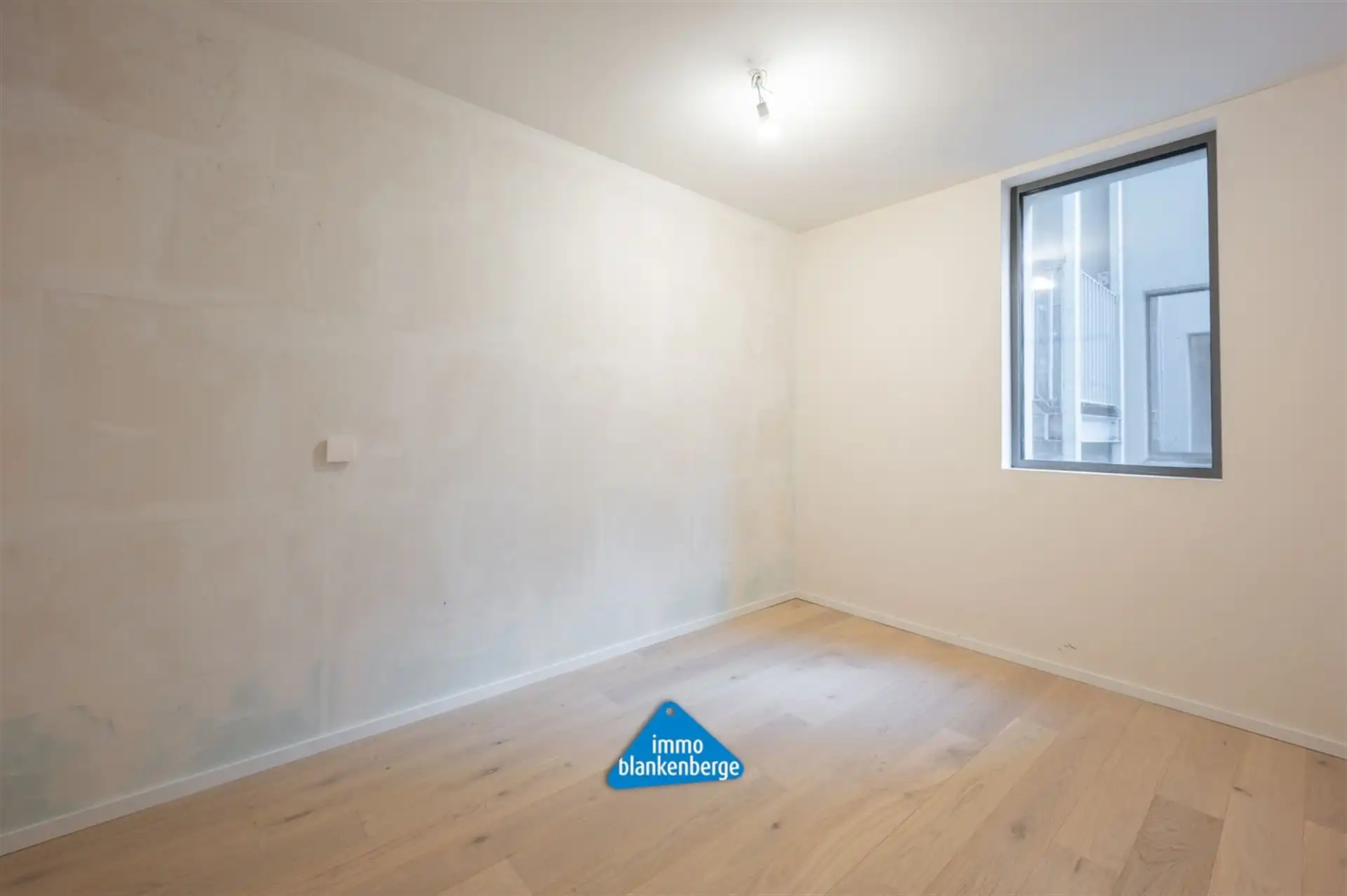 Appartement te koop op topligging aan de Zeedijk met prachtig zicht op de Pier van Blankenberge foto 13