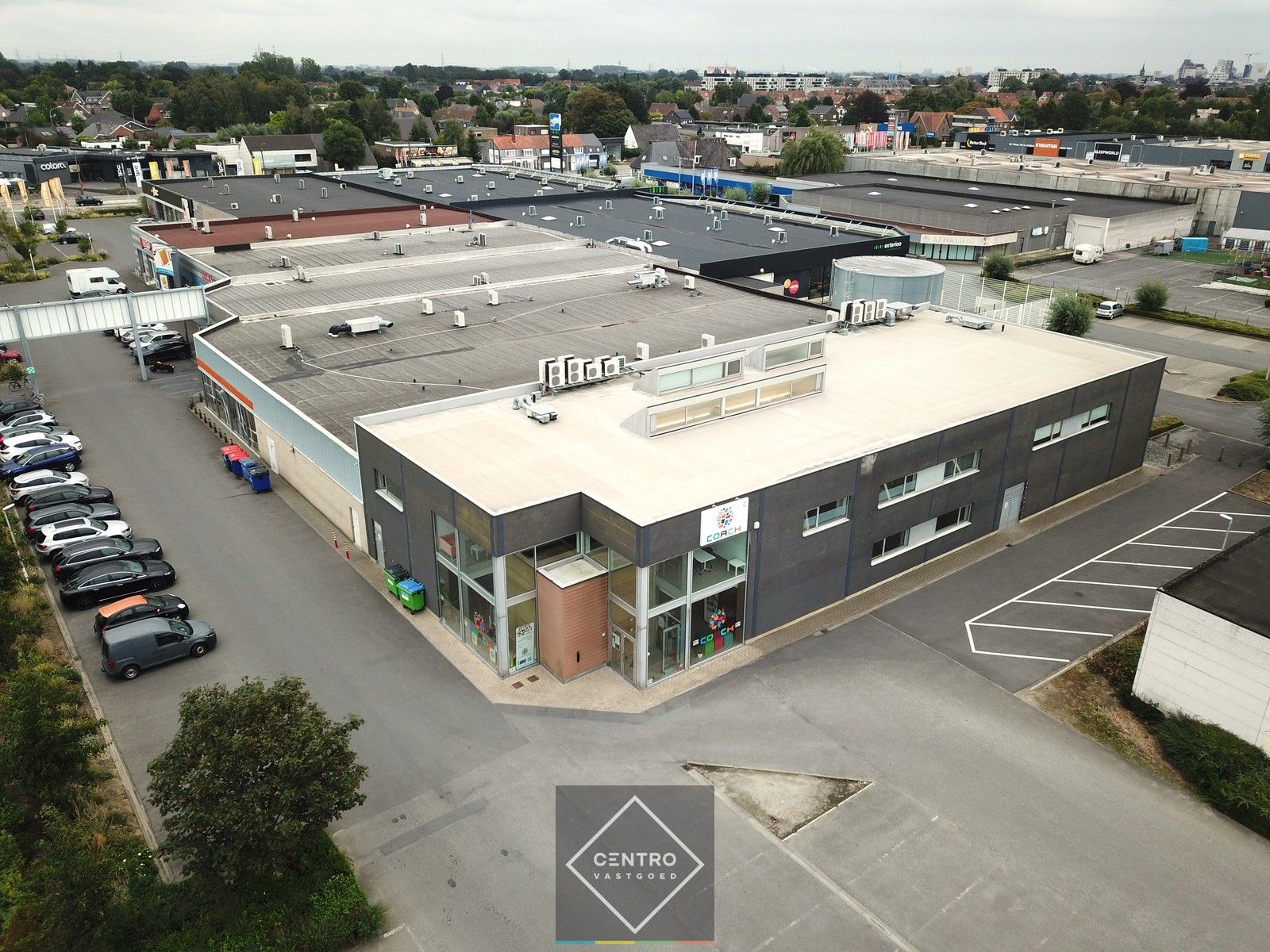 Instapklaar PERFECT onderhouden multifunctioneel BEDRIJFSPAND (1.180 m²) voor handel, kantoor of dienstensector (huidige uitbating: opleidingscentrum) ! foto 2