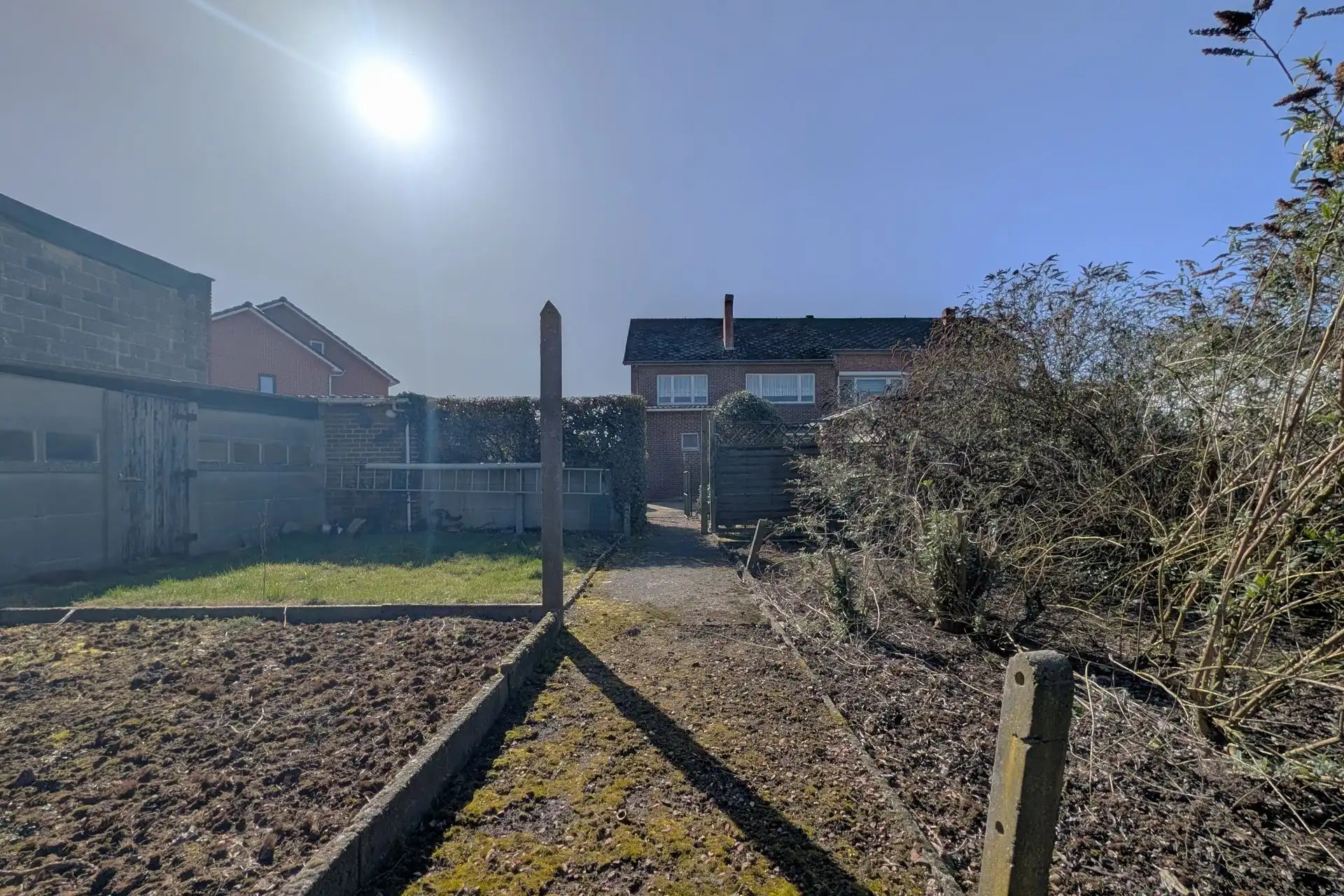 Op te frissen woning met 4 slpk. in rustige woonwijk te Rekem (Lanaken)  foto 24