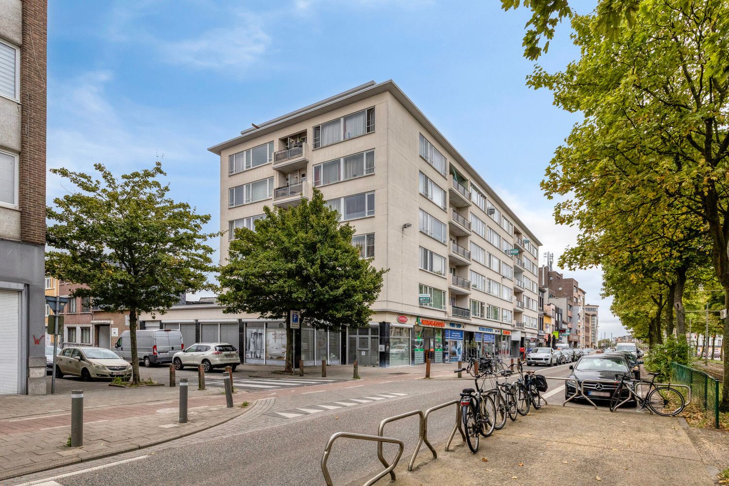 Te renoveren DAKAPP met 1 slk, groot terras en garagebox! foto 16