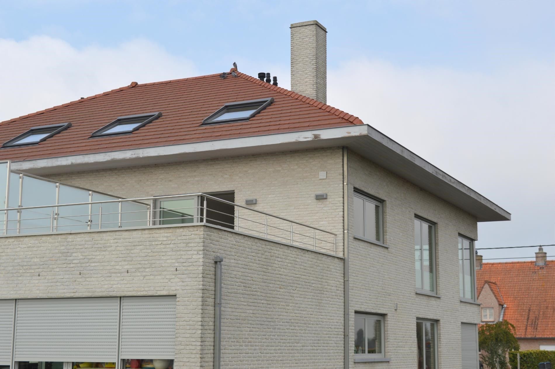 Ruim en recent appartement op rustige ligging foto 15