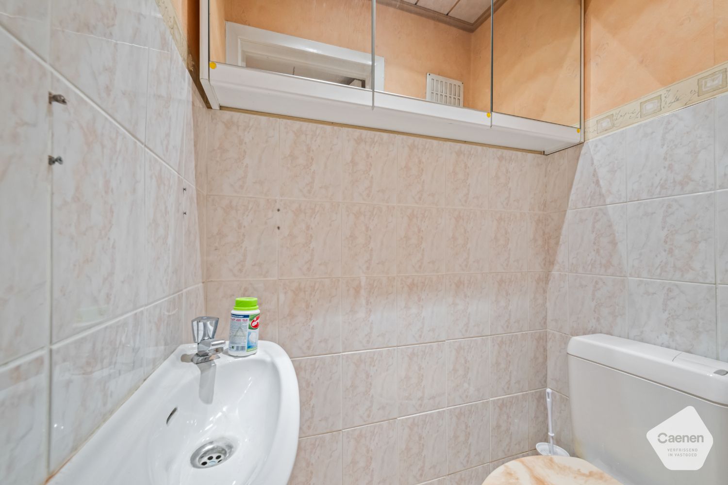 Te renoveren appartement met 1 slaapkamer en prachtig frontaal zeezicht. foto 11