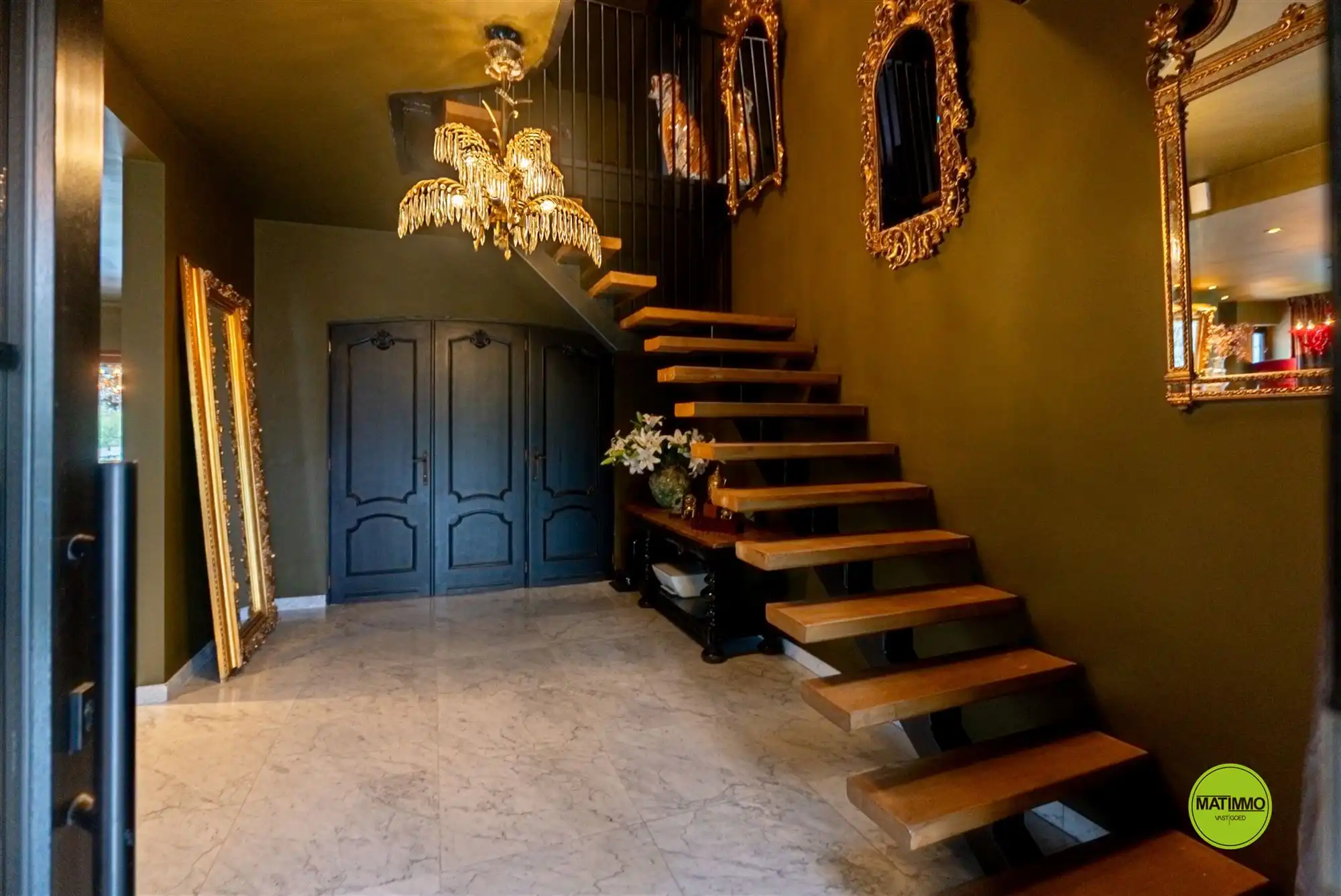 Unieke, luxueus gerenoveerde woning op uitzonderlijk perceel foto 28