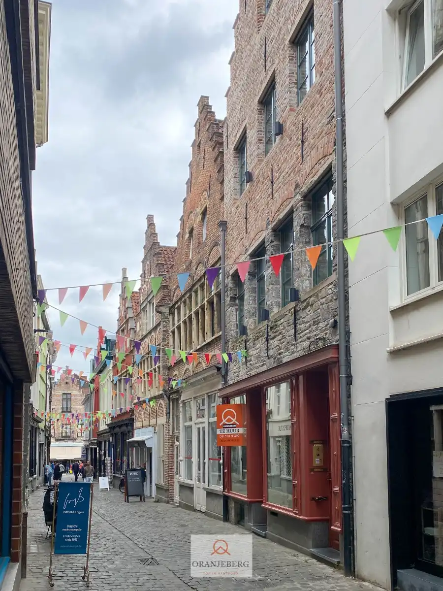 Gerenoveerd handelspand vlakbij Vrijdagsmarkt foto 26