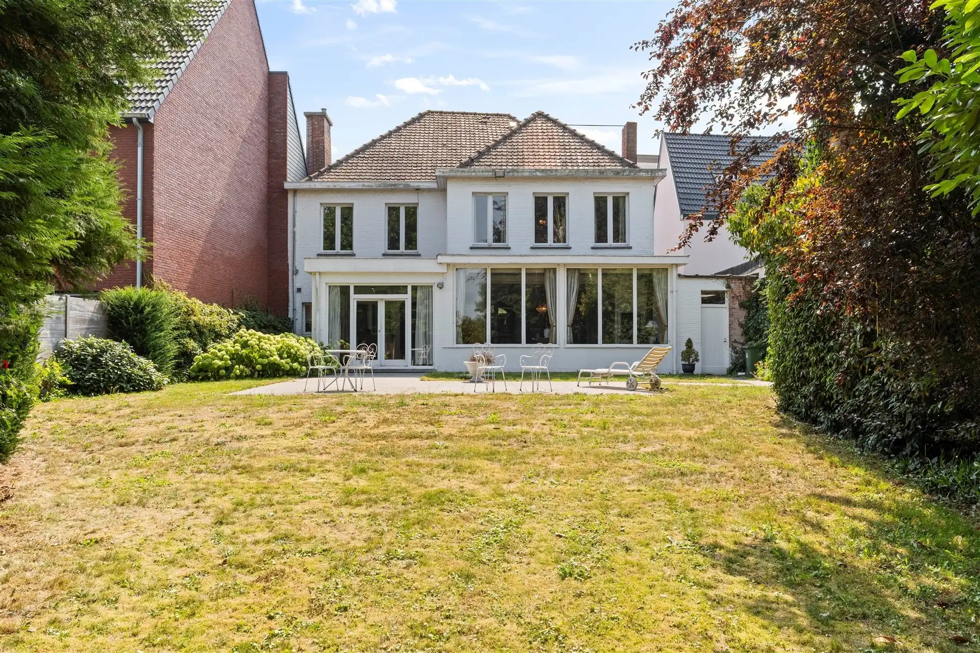 Voormalige dokterswoning, zeer unieke woning mt grote oppervlakten foto 16