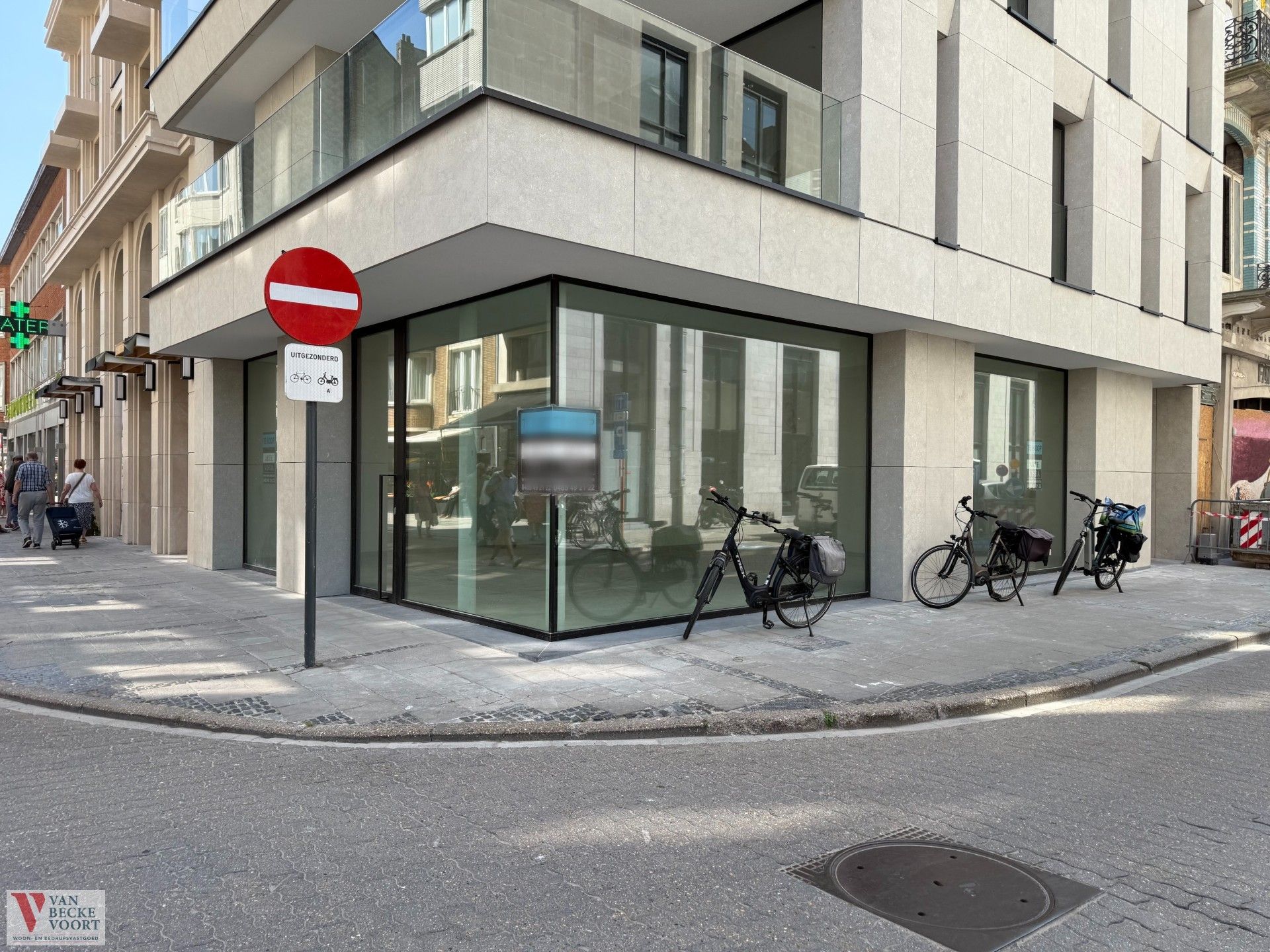 Handelsgelijkvloers 75m² in nieuwbouwresidentie foto 2