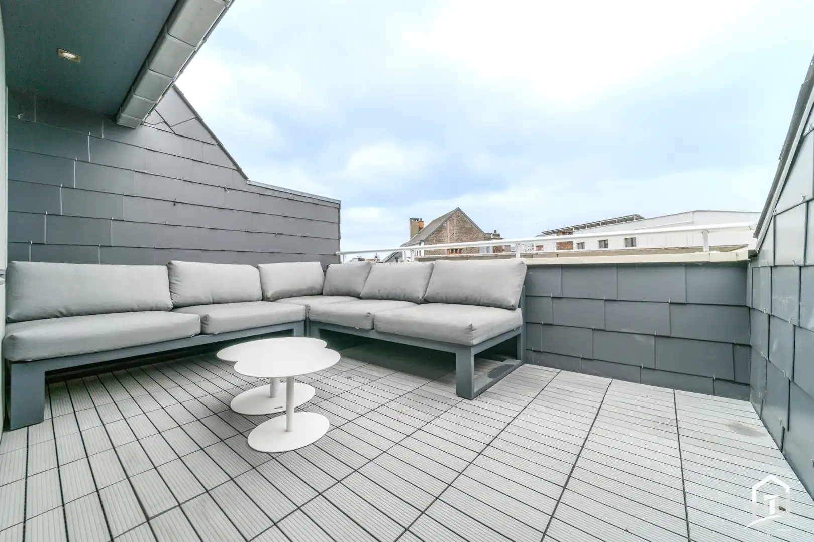Bemeubeld appartement in hartje van Aalst foto 7