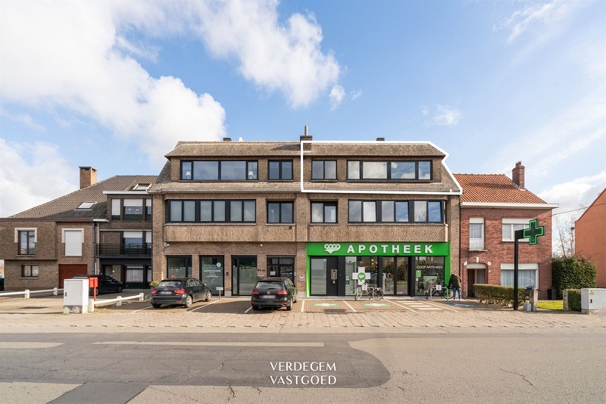 Appartement met 3 slaapkamers, terras, grote zolder en garage foto 12