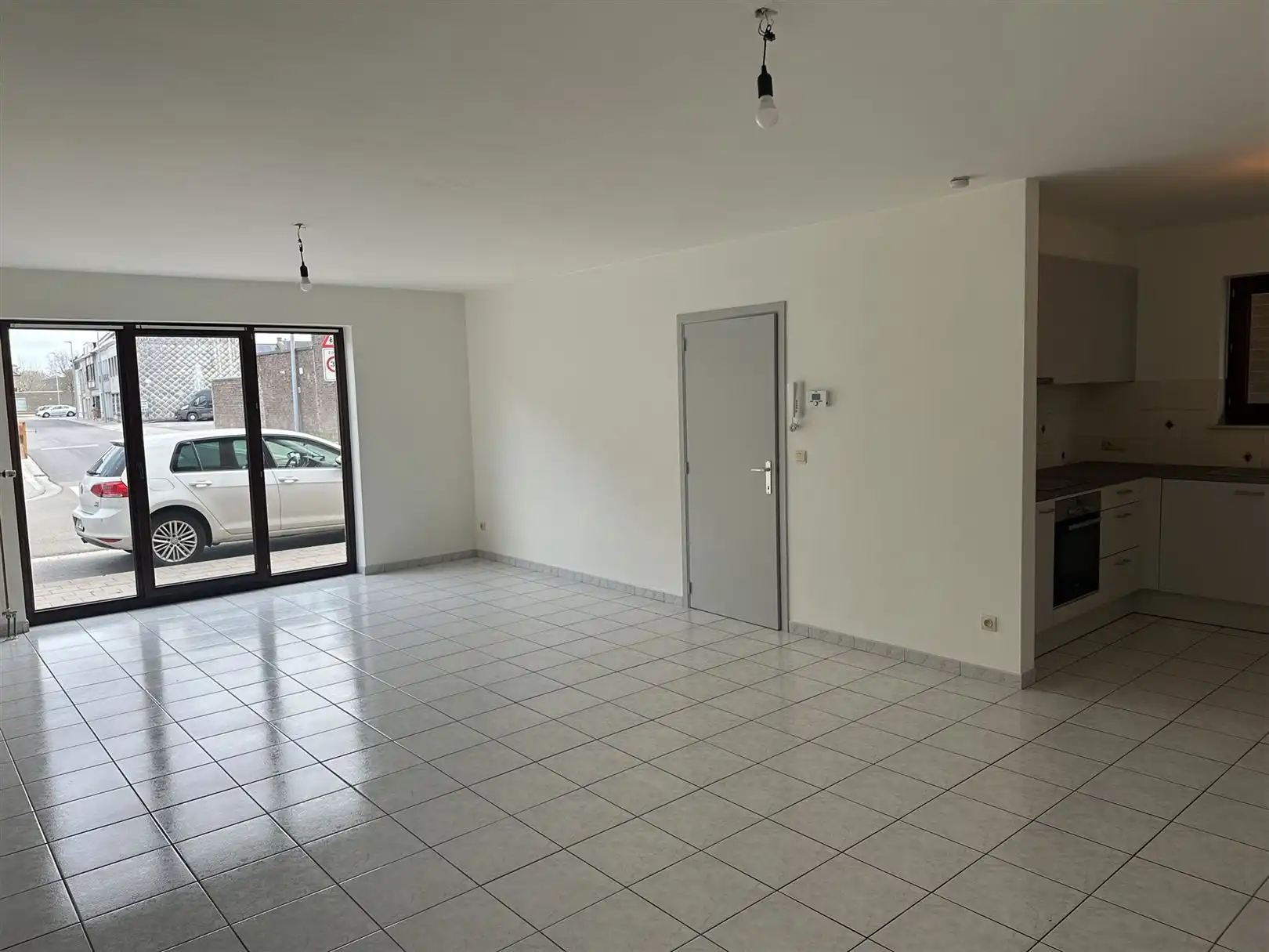 Gelijkvloers appartement te huur nabij station Oudenaarde  foto {{pictureIndex}}