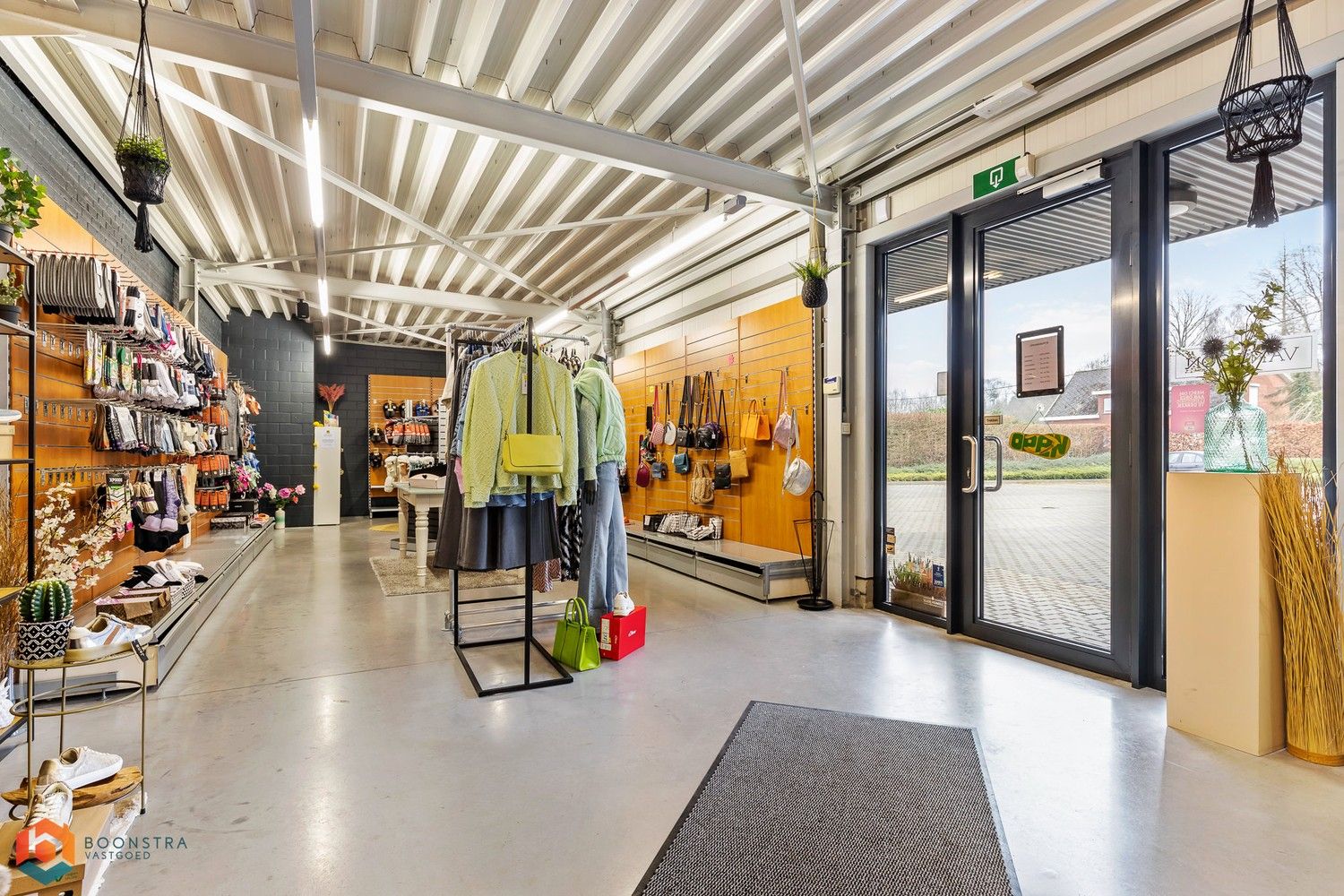 Handelspand op toplocatie met grote visibiliteit en veelzijdige mogelijkheden (1030m2) foto 12