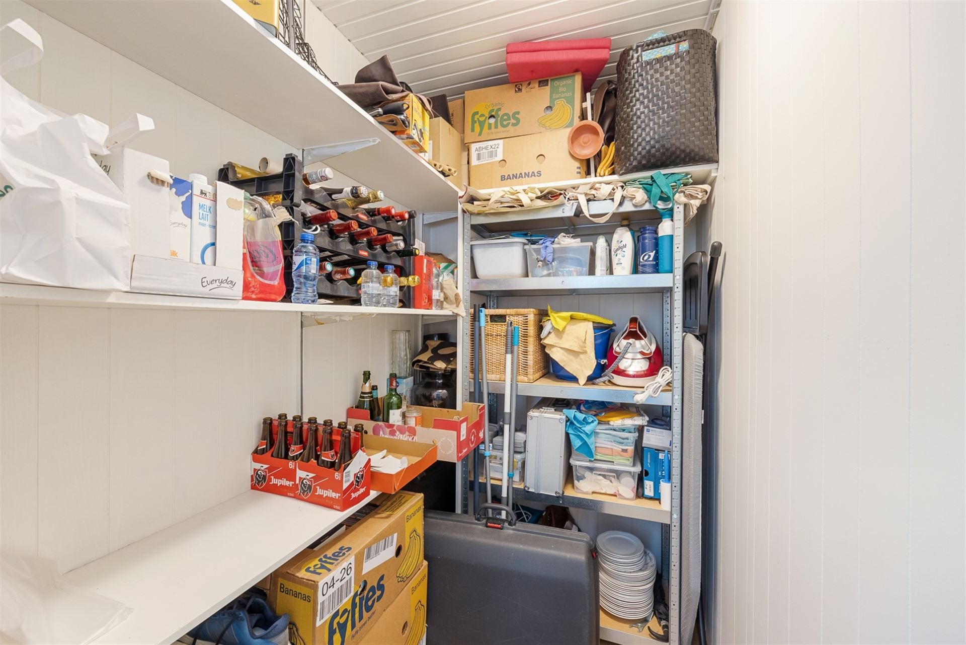 Instapklaar Appartement met Terras en Garage foto 14