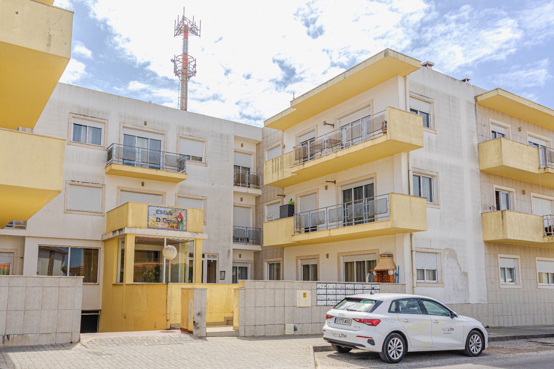 Wonen in het hart van Sítio da Nazaré – met eigen garage! foto 3