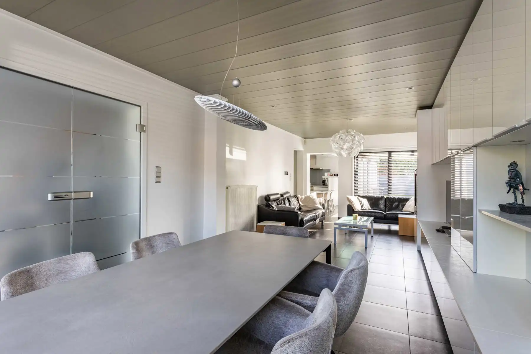 Prachtig onderhouden en instapklare woning vlakbij het centrum van Lede foto 3