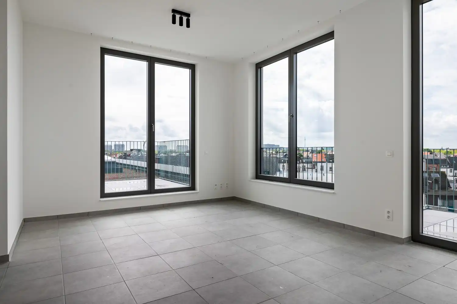 Prachtig en lichtrijk nieuwbouwappartement te huur nabij Zurenborg! foto 9