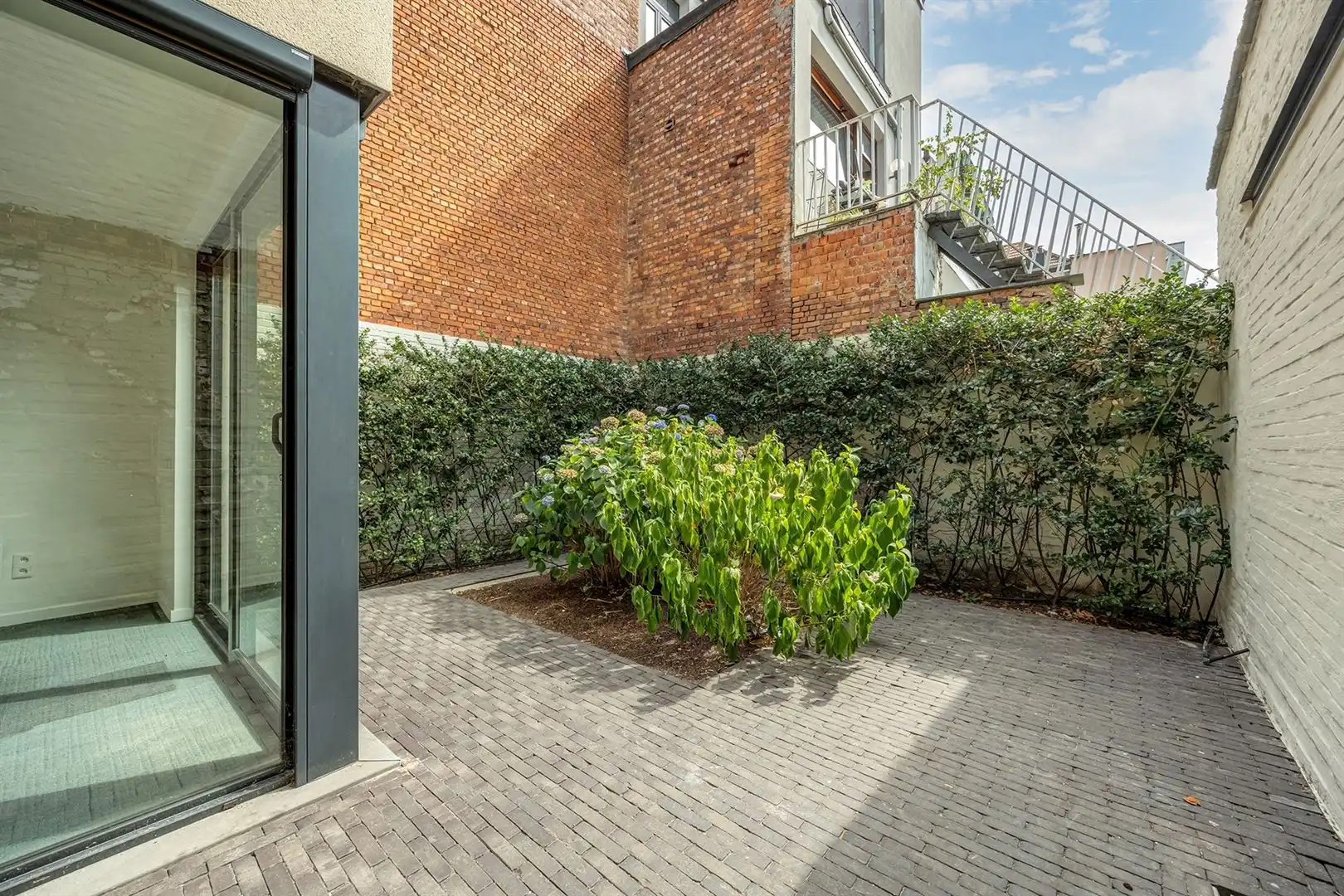 Instapklare herenwoning met privéparking, zonnepanelen en zuidgerichte patio foto 27