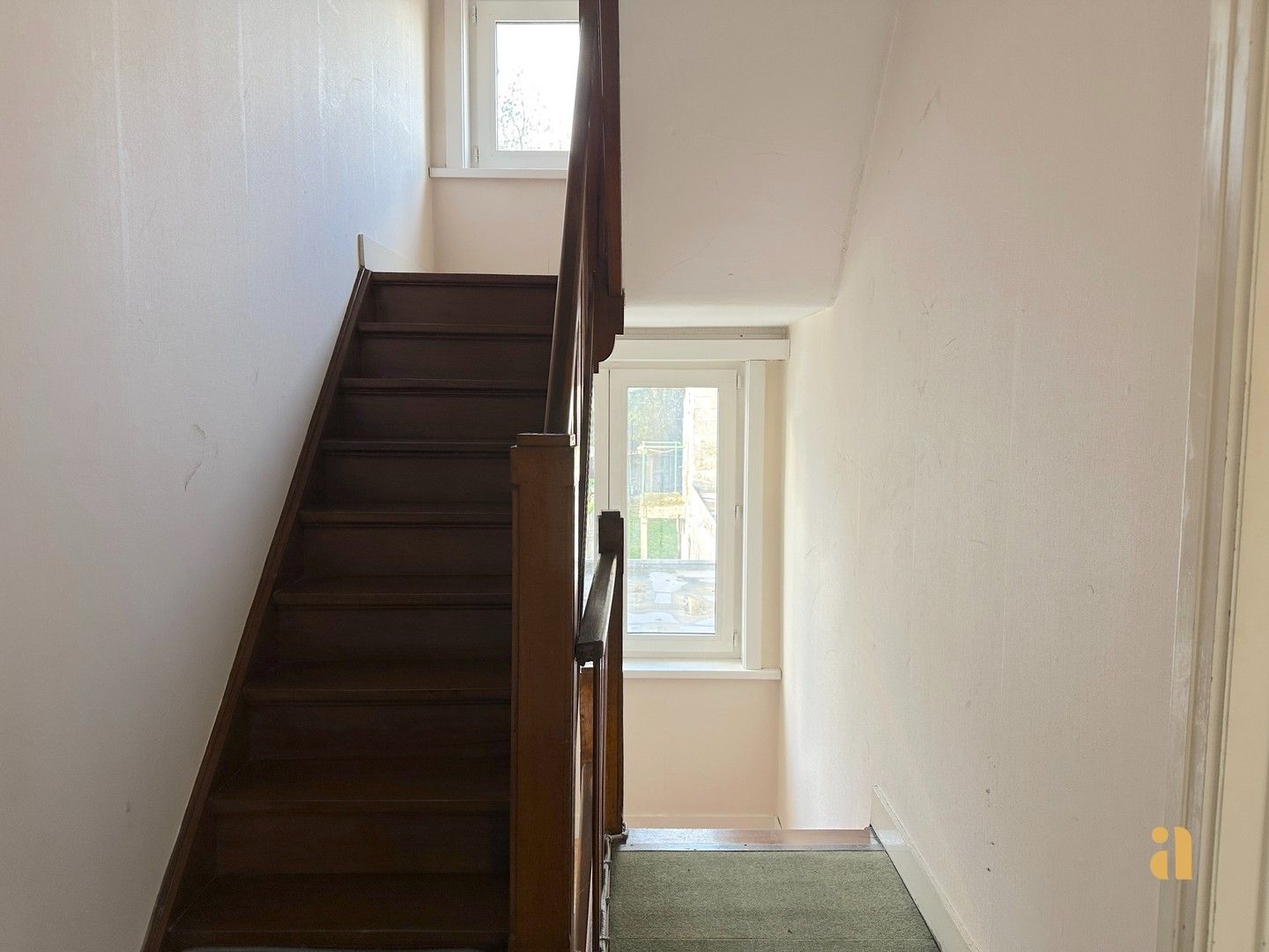 Mooie renovatiekans: ruime tuin en immens veel potentieel foto 19