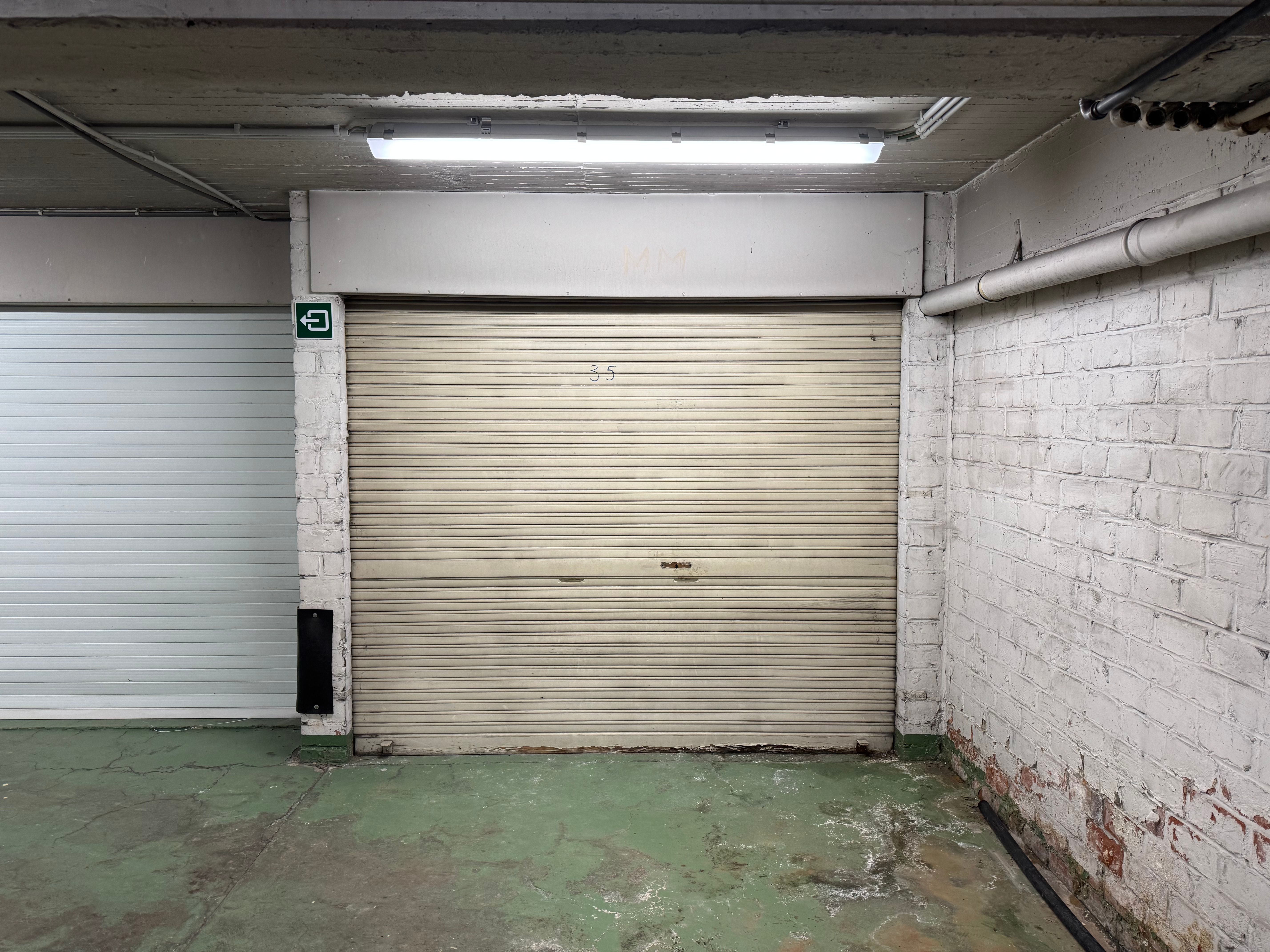 Garagebox Gustaaf Callierlaan Te Koop foto {{pictureIndex}}