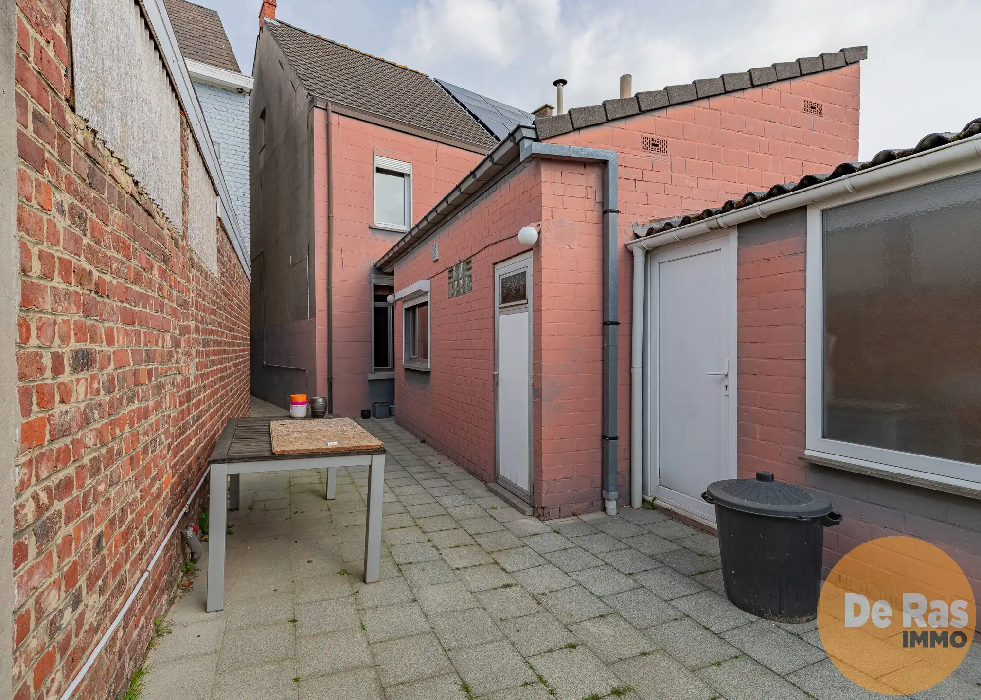 LEDE – Renovatiewoning met tuin in rustige, centrale buurt foto 14
