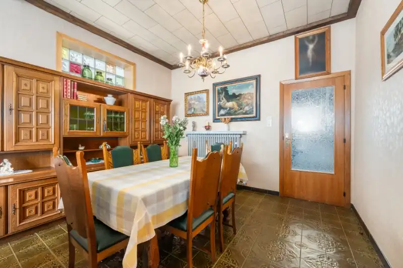 Charmante Open Bebouwing - 4 slpkmrs, ruime oprit en meer dan 150 m² opslagruimte! foto 3