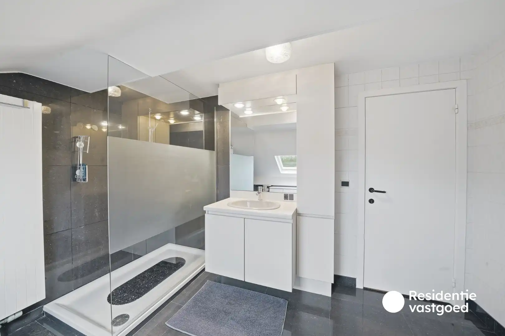 Vrijstaande woning op ruim zonnig perceel in het landelijke Roksem/Ettelgem foto 21