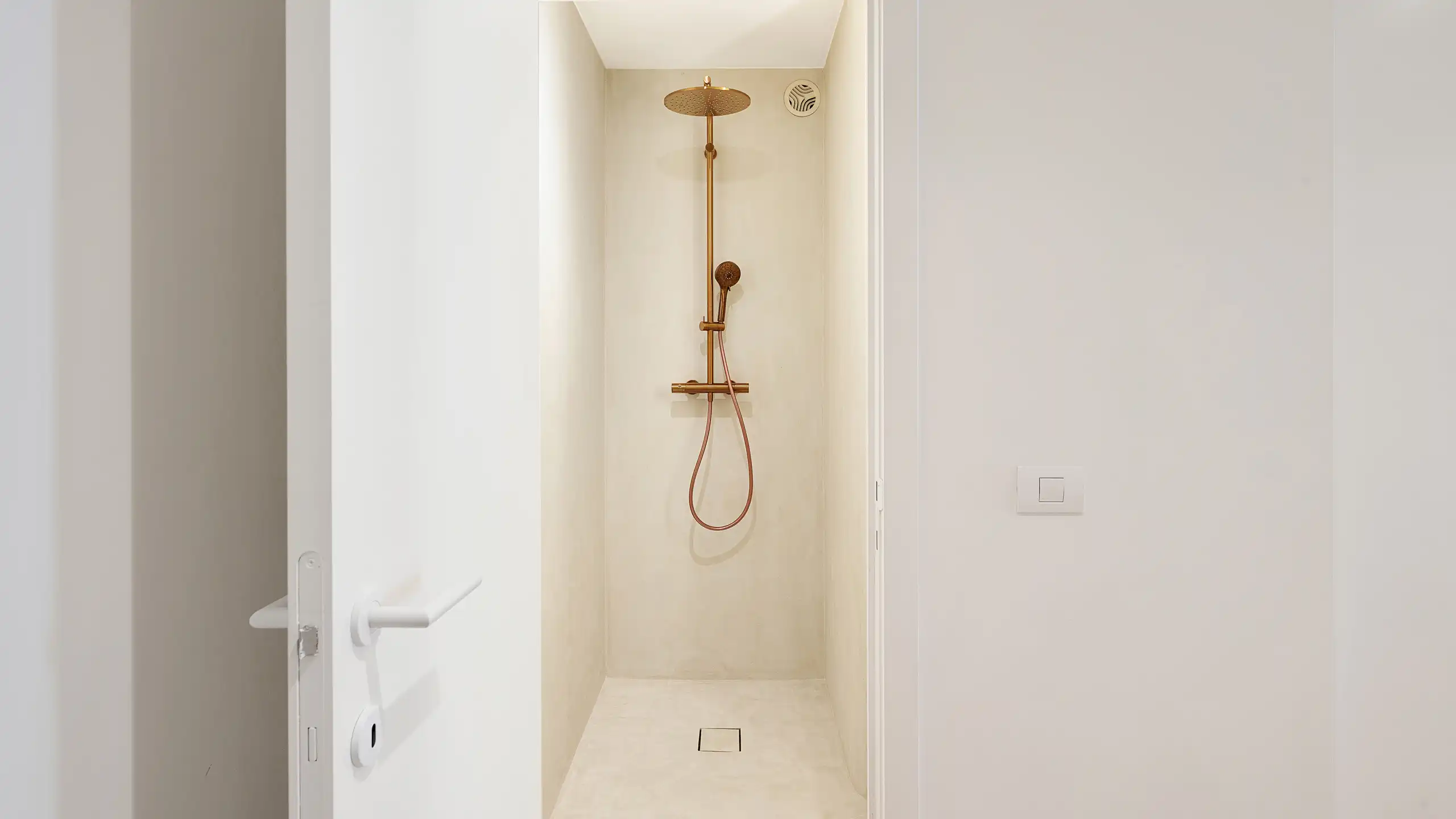 Prachtig vernieuwd appartement (3slpk) nabij het Rubensplein. foto 16