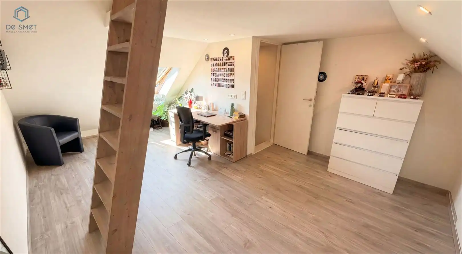 Instapklare gezinswoning met 3 slaapkamers, ruime tuin en private oprit foto 27