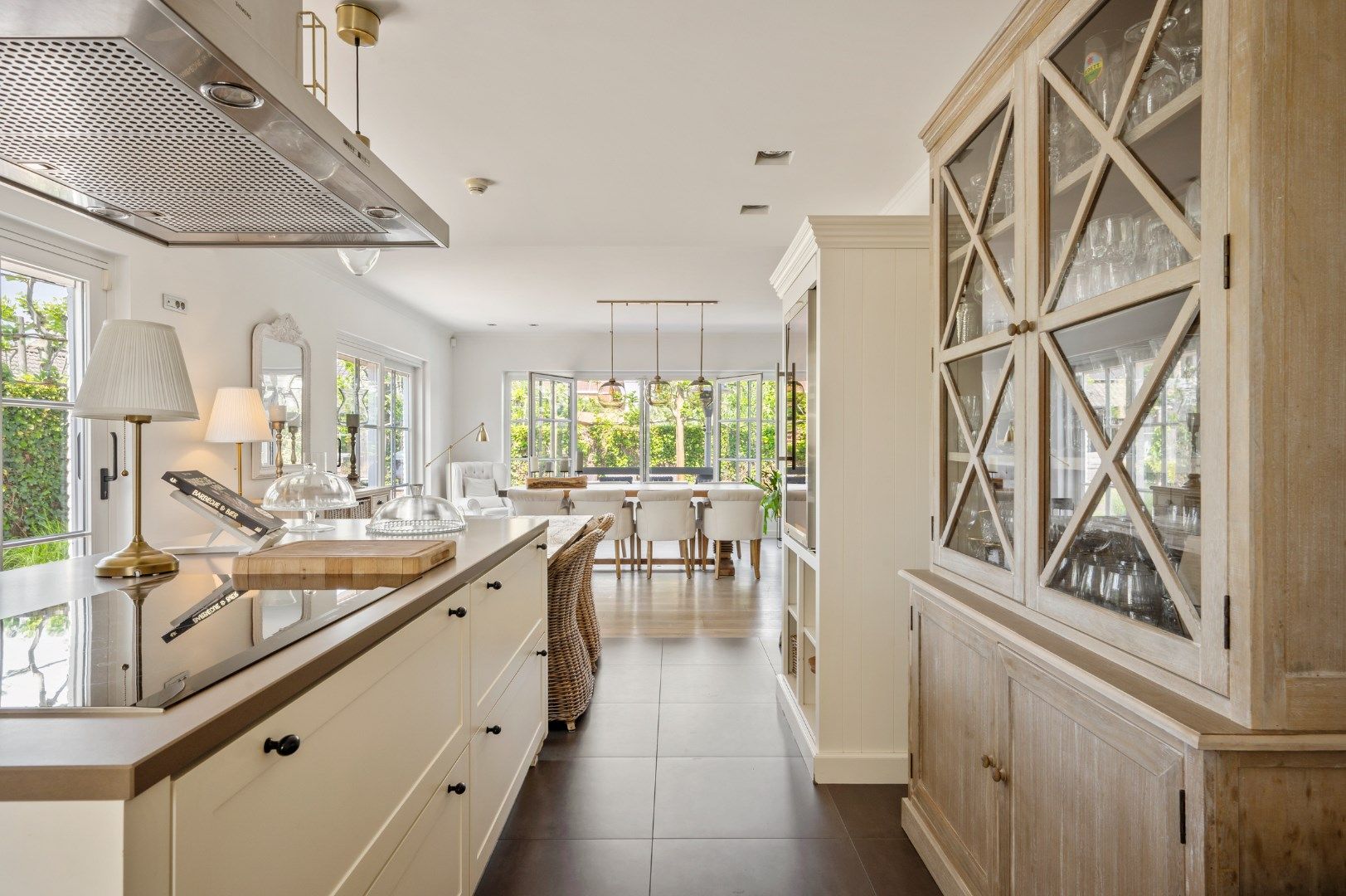Luxueuze villa met zwembad, poolhouse en vier slaapkamers  foto 16