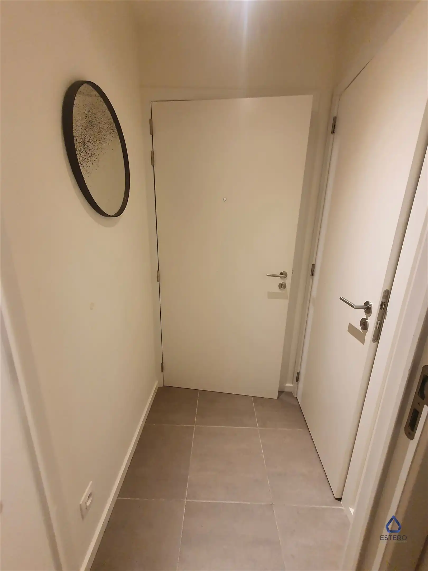 Moderne studio met terras en ondergrondse parking foto 2