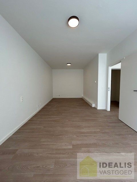 IDEALIS VASTGOED  - Recent gerenoveerd instapklaar appartement met 2 slaapkamers in hartje Neerpelt. Het appartement is gelegen middenin het centrum van Neerpelt op wandelafstand van horeca, shopping en openbaar vervoer! foto 13