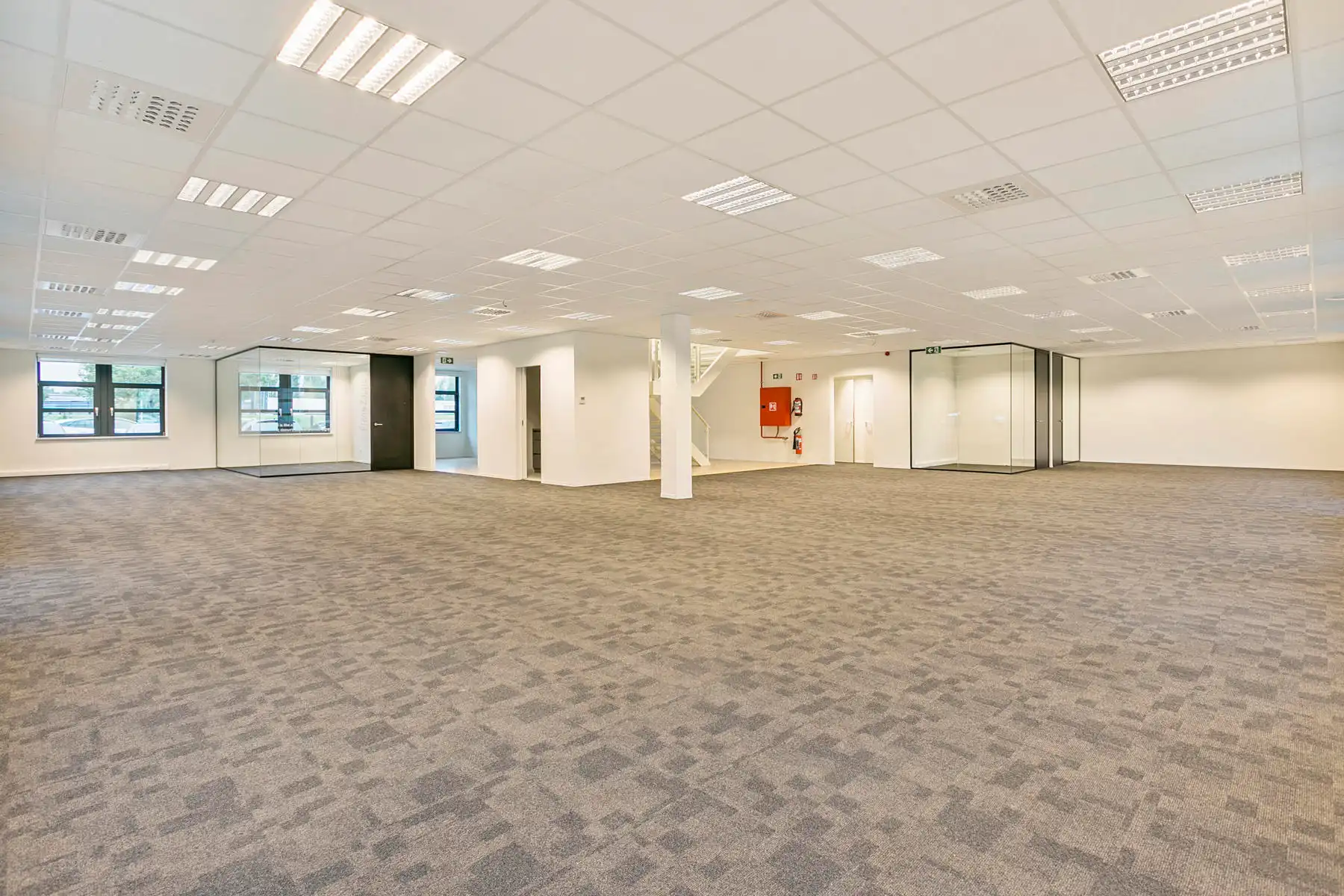 1ste verdieping van gebouw B foto 8