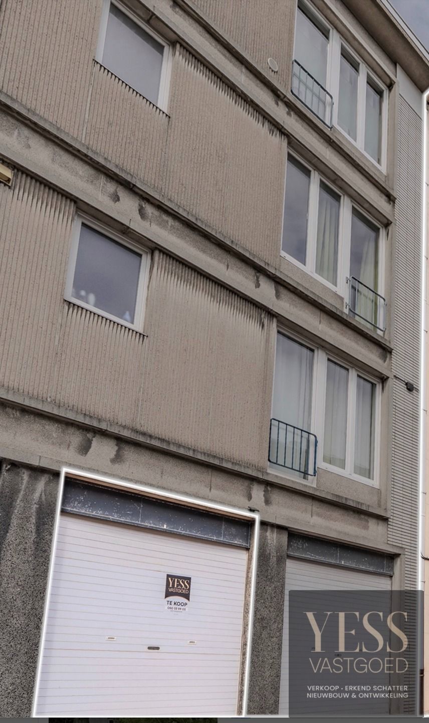 Te koop: gesloten garagebox te Oostende foto {{pictureIndex}}