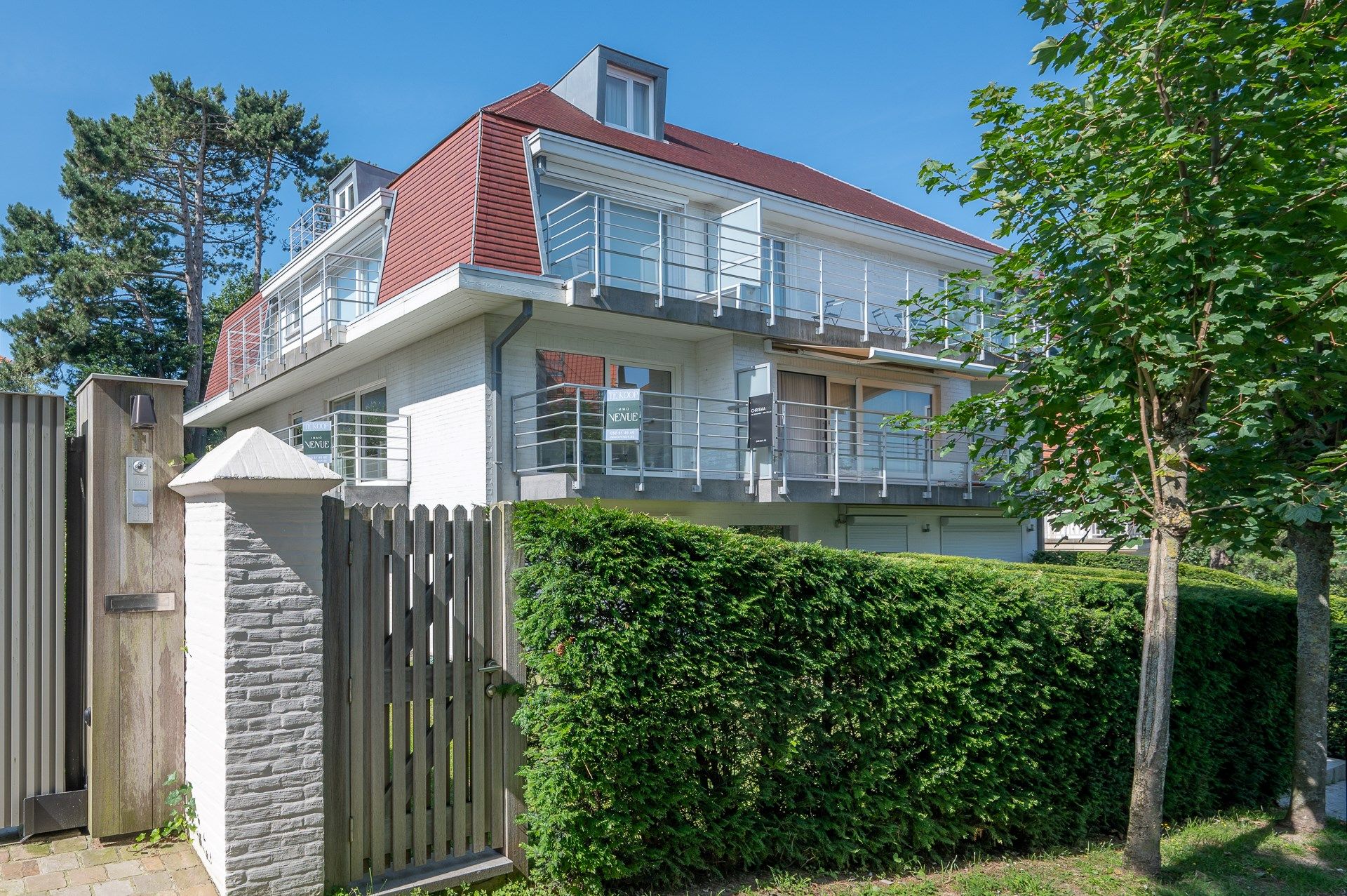 Magnifiek gerenoveerd hoekappartement gelegen op de eerste verdieping in het Cottagepad te Knokke-Het Zoute. foto 28