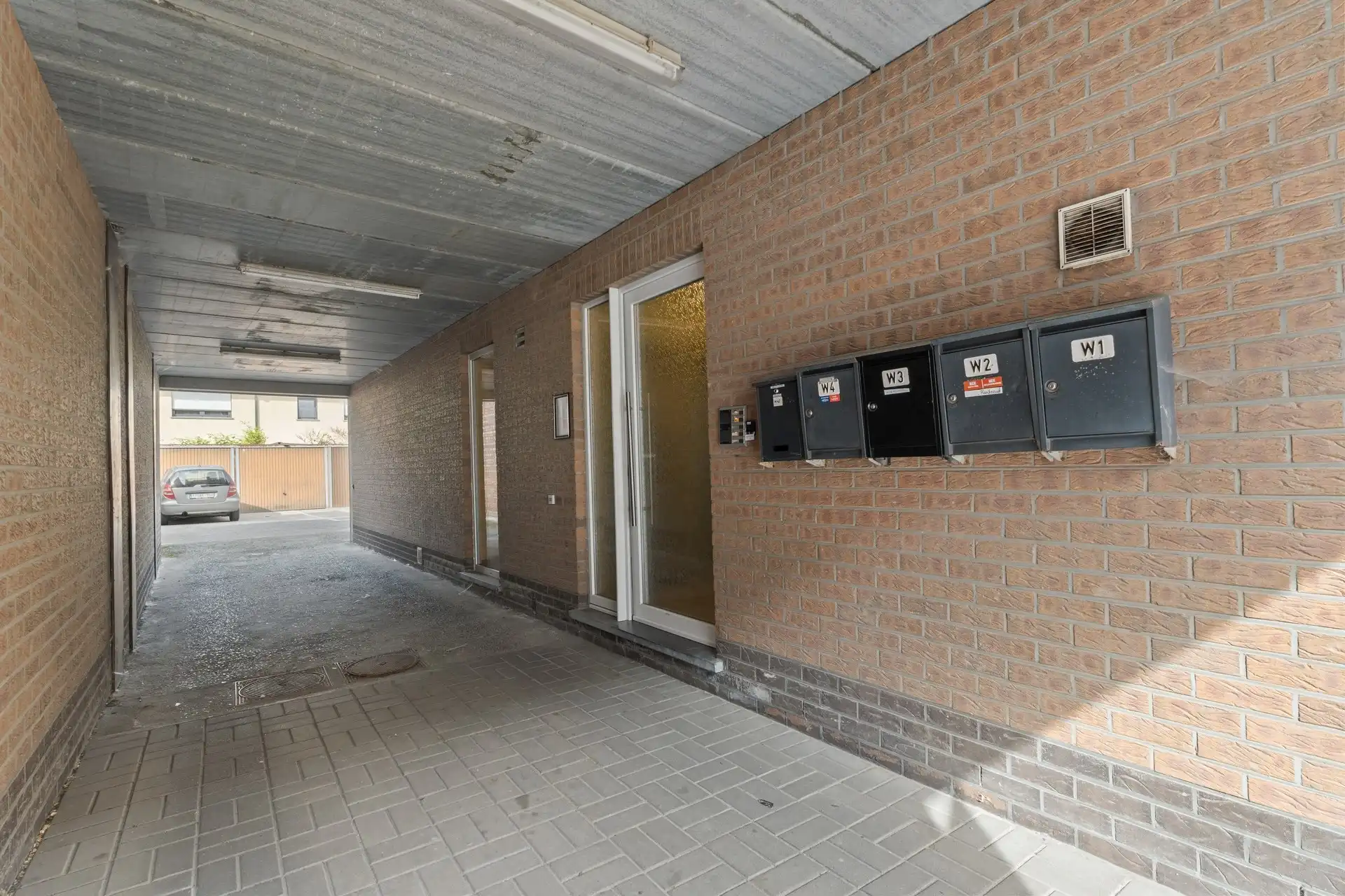 Volledig vernieuwd appartement met lichtrijke leefruimte en rustig terras foto 15