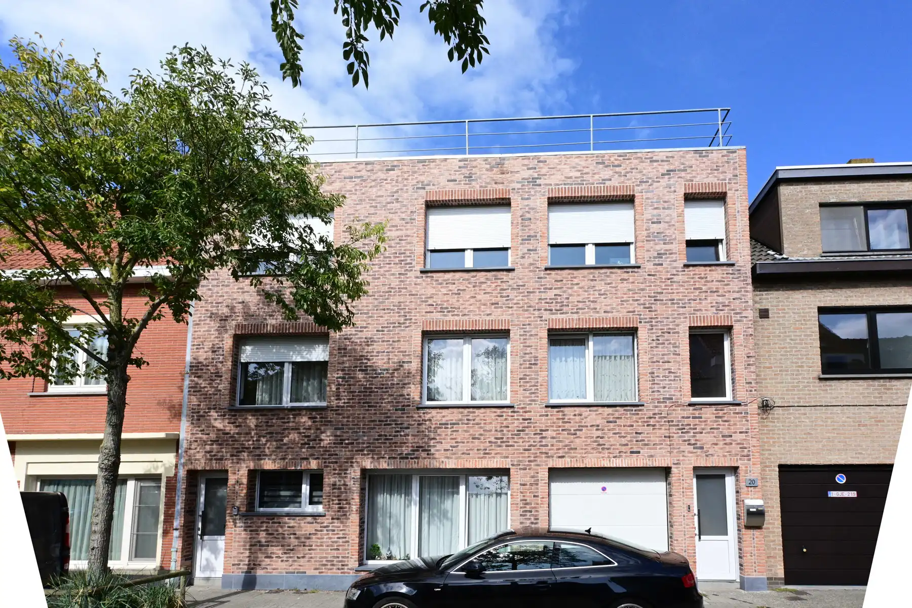 Hoofdfoto van de publicatie: Gezinswoning met extra appartement te Bredene!