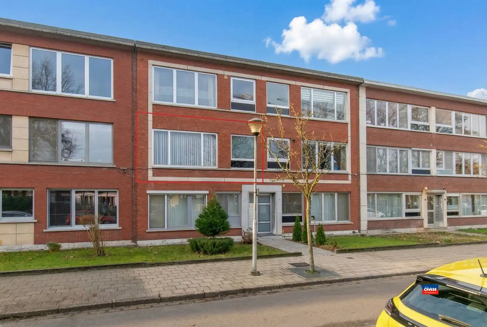 IN OPTIE !!! Appartement met 2 slaapkamers + garagebox foto {{pictureIndex}}