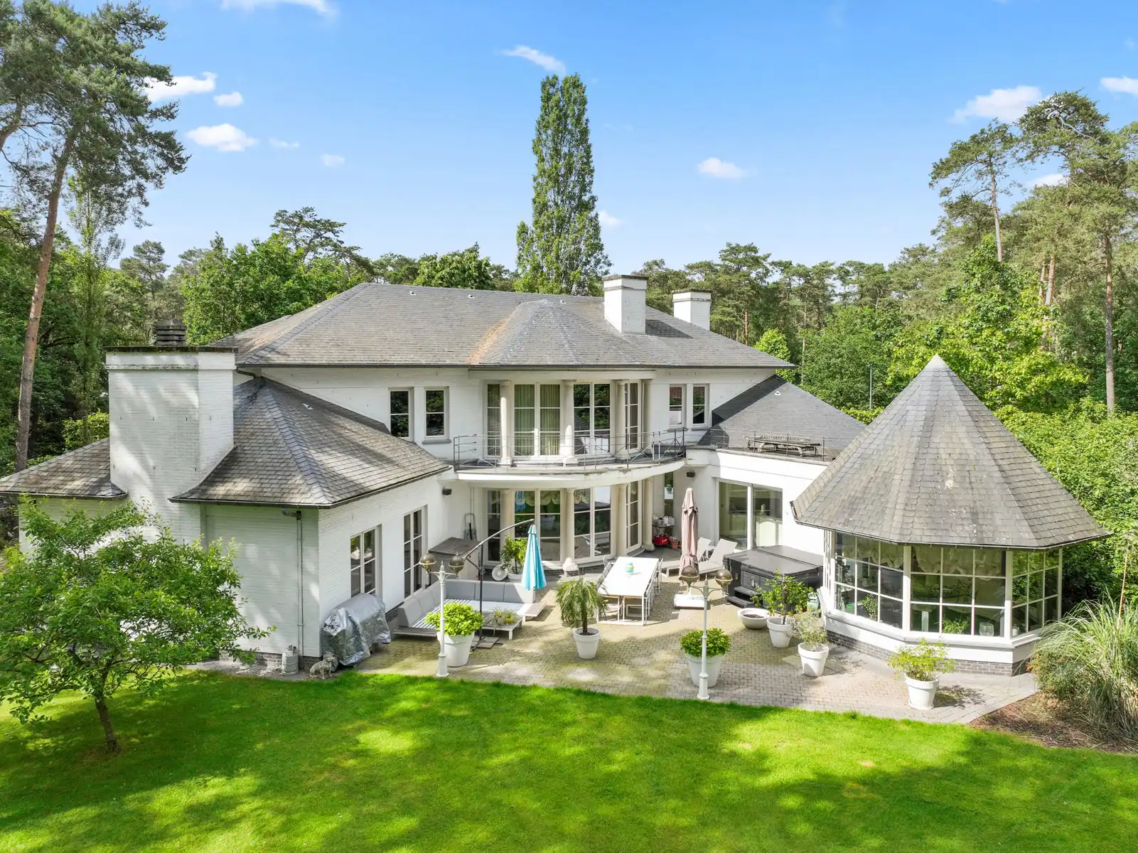 Royale, instapklare villa te KEERBERGEN foto {{pictureIndex}}