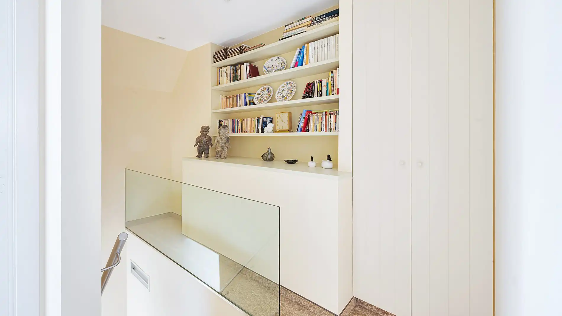 Ruim, zongericht dakappartement op toplocatie te koop foto 15