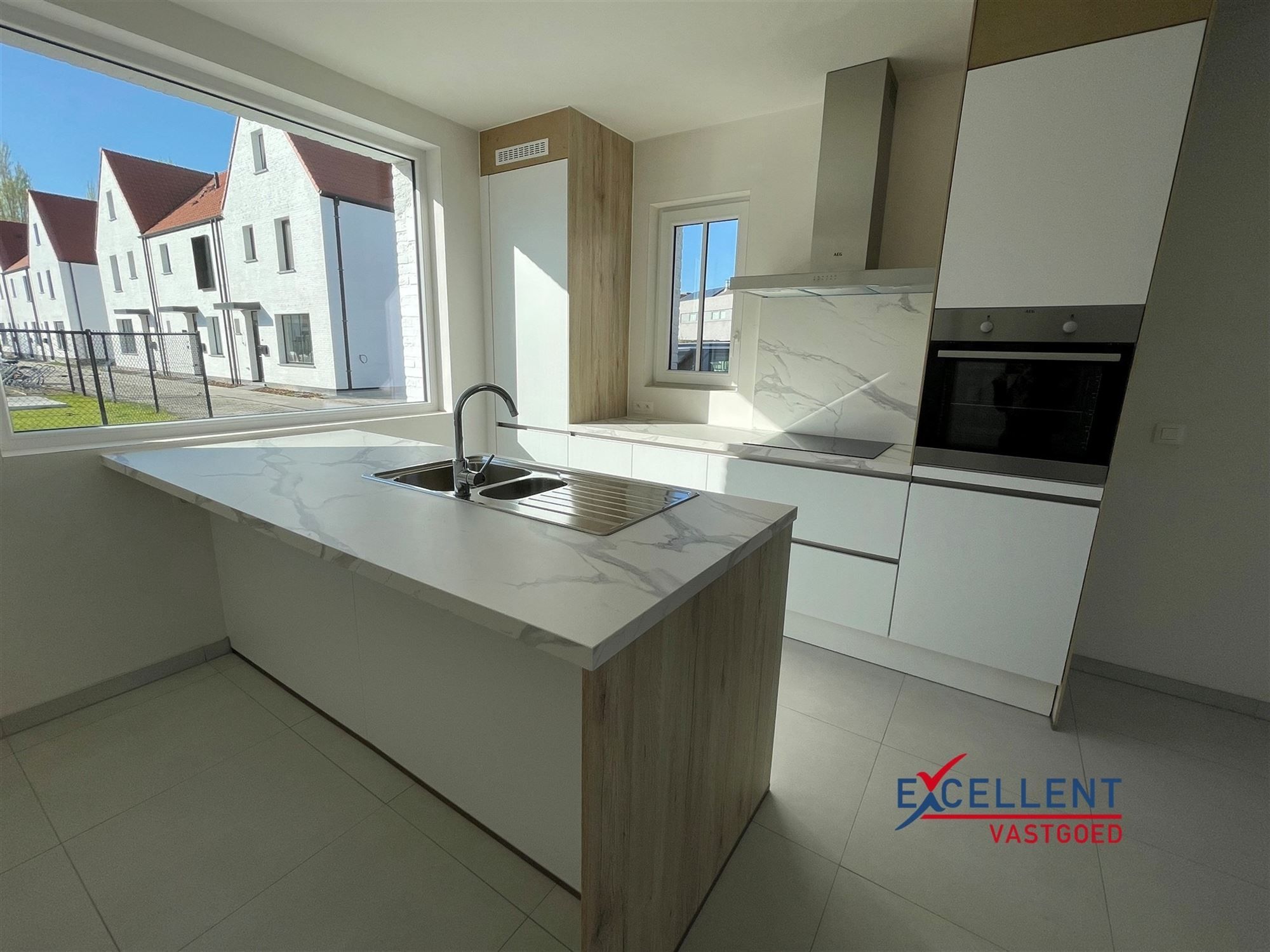 Recent afgewerkte nieuwbouwwoning te huur in Deinze! foto 3