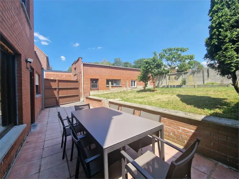 Halfopen te renoveren woning nabij centrum Pittem op een perceel van 348m²! foto 18